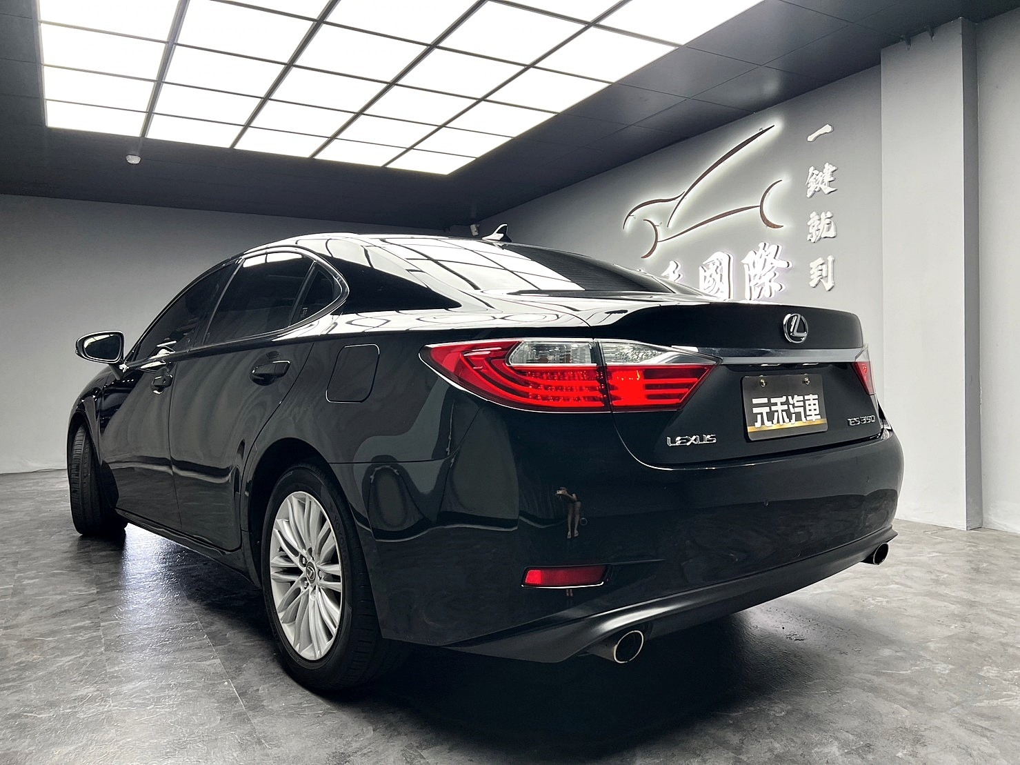 🔥2015 Lexus 第六代改款 ES350 旗艦版 V6 天窗 電動通風椅 🔥(158)【 阿龍中古車 0968-691-205】  第9張相片