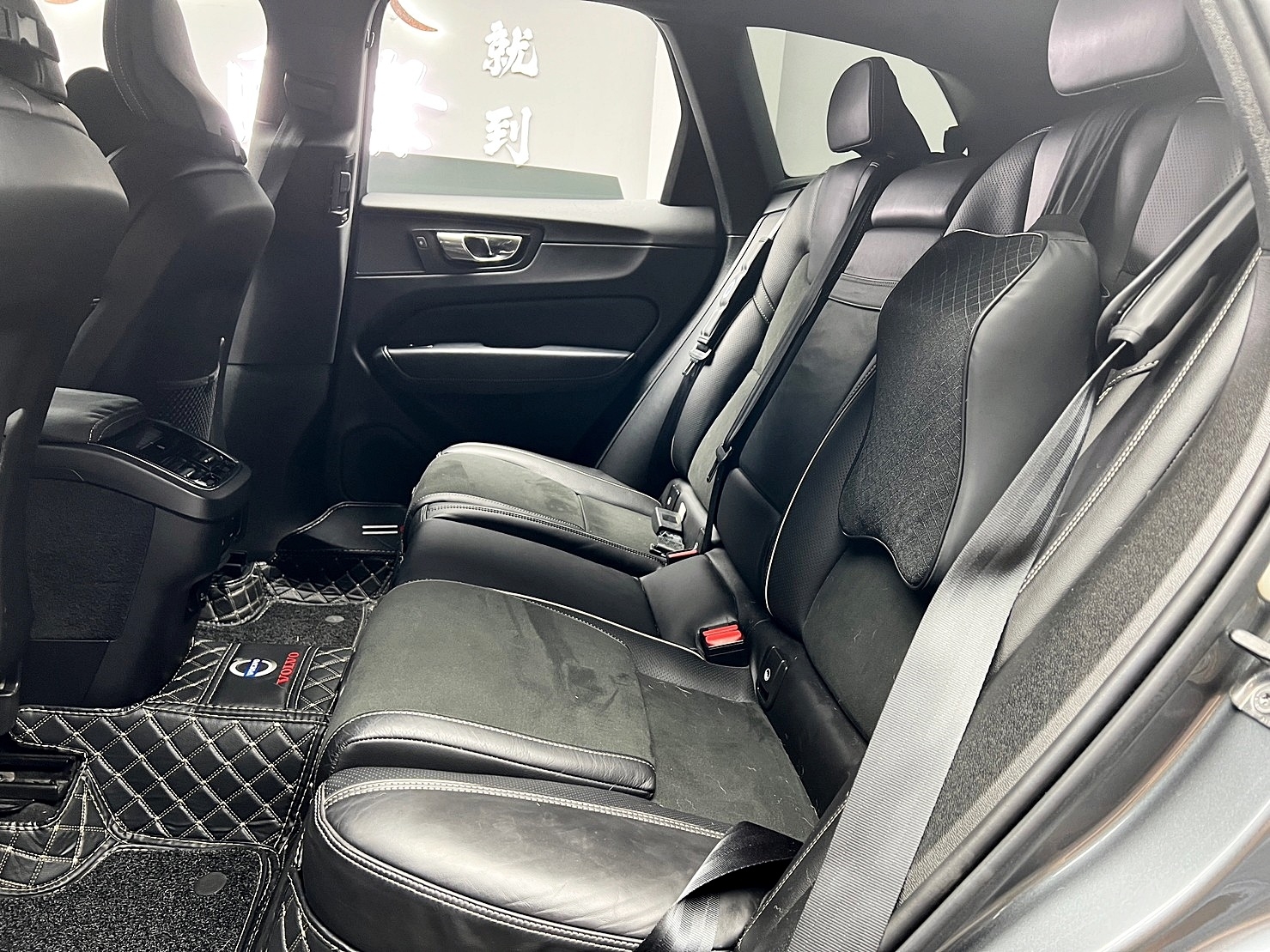 🔥2018 Volvo XC60 T5 R-Design ACC跟車 R版空力套件 雙電熱椅 🔥(107)【 阿龍中古車 0968-691-205】  第2張相片