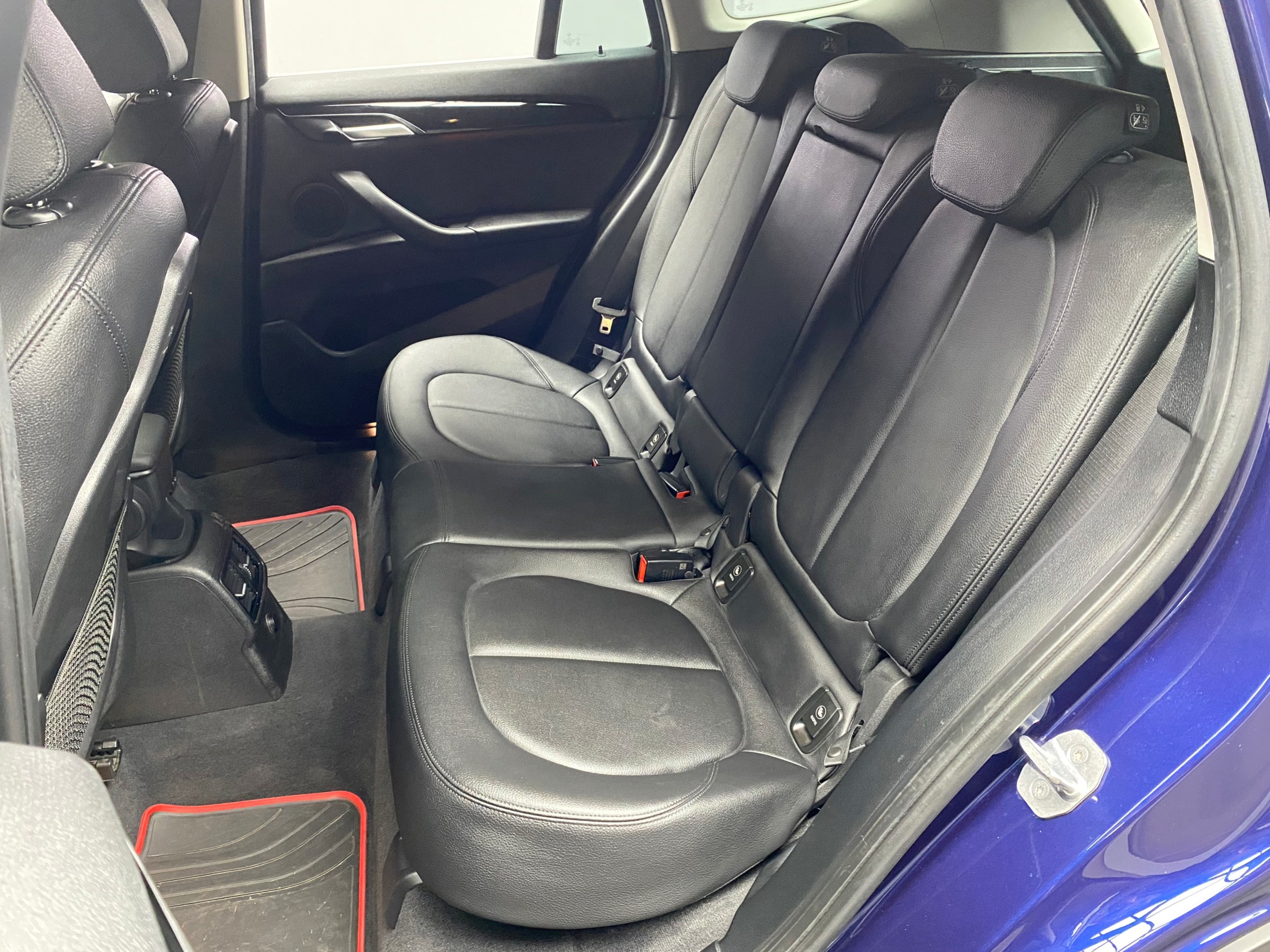 🔥2017 F48 BMW X1 sDrive20i  LED頭燈 車道偏移 自動停車 安卓機 🔥(131)【 阿龍中古車 0968-691-205】元禾國際 新北最大車庫 實車實價 認證車  第3張相片