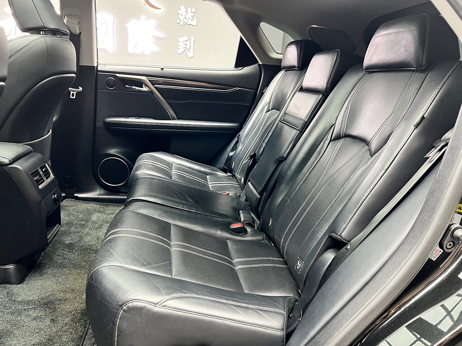 🔥2018式 LEXUS RX350 旗艦版 大滿配 ML音響 無線充電 🔥(244)【 阿龍中古車 0968-691-205】元禾國際 新北最大車庫 實車實價 認證車  第2張相片