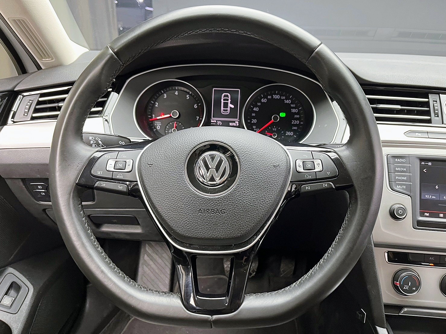 經濟實惠房車 🔥2015 福斯 帕薩特 Passat Sedan 280 TSI BMT CL 🔥(136)【 阿龍中古車 0968-691-205】元禾國際 新北最大車庫 實車實價 認證車  第4張相片