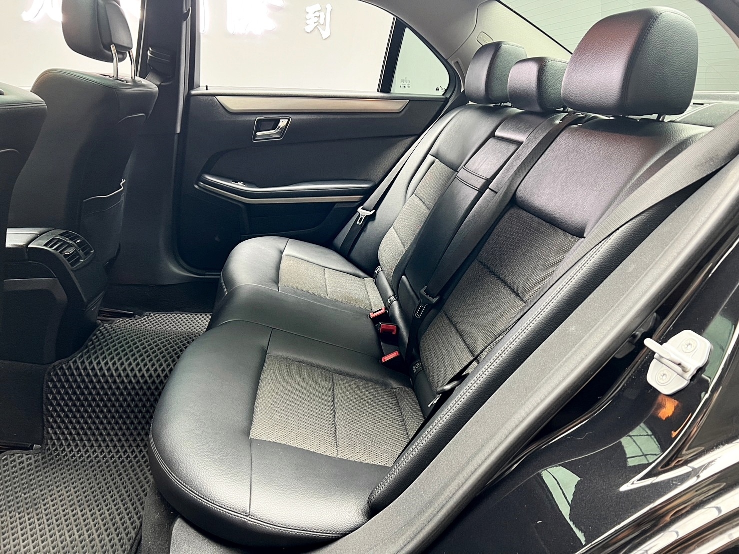 🔥2010式 W212  Benz E250 CGI Avantgarde 天窗 電熱椅 🔥(174)【 阿龍中古車 0968-691-205】元禾國際 新北最大車庫 實車實價 認證車  第2張相片