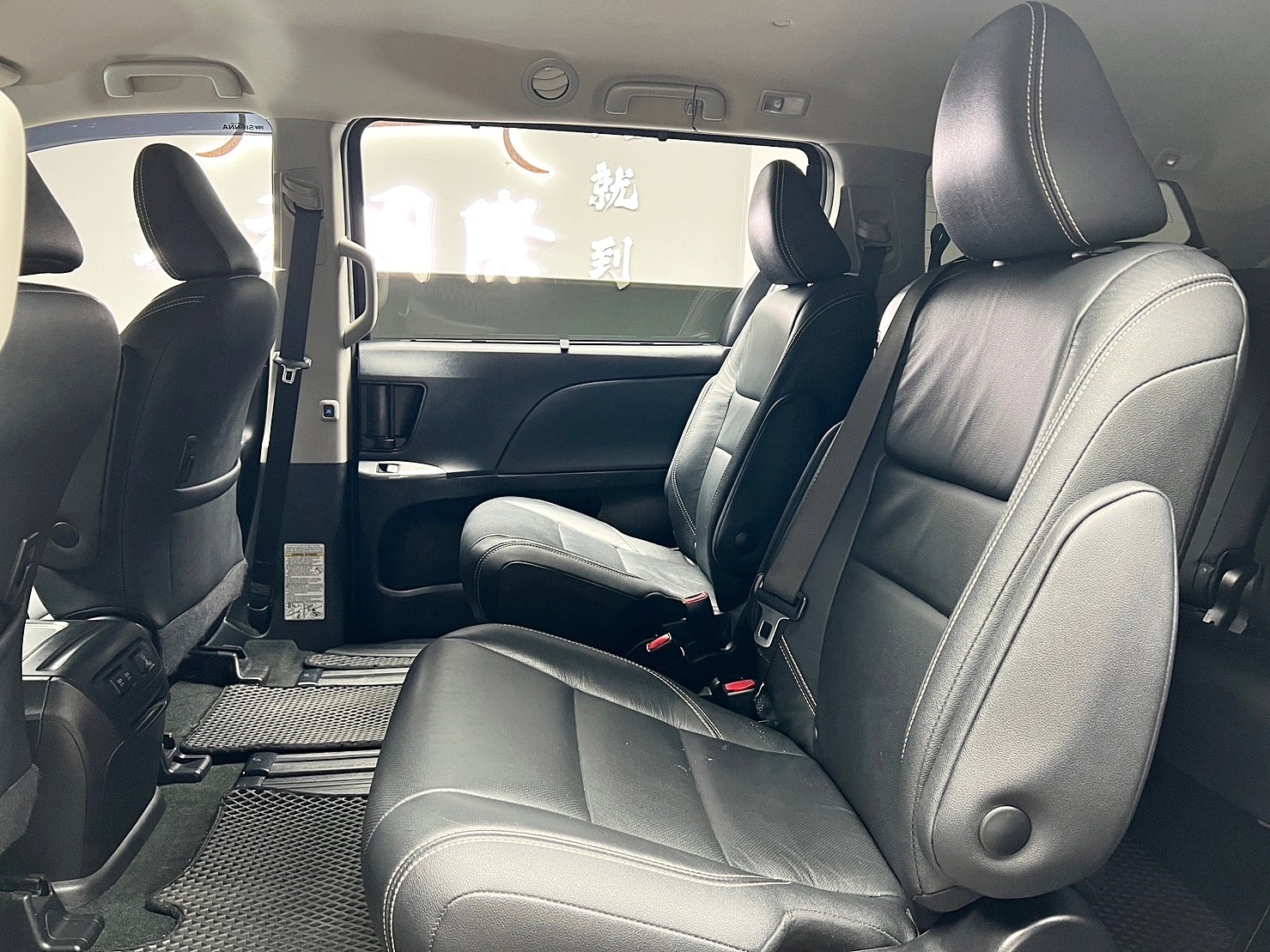 🔥2018 Toyota Sienna 3.5 SE 八人座 ACC跟車 雙電滑門 電尾門 🔥(123)【 阿龍中古車 0968-691-205】元禾國際 新北最大車庫 實車實價 認證車  第2張相片