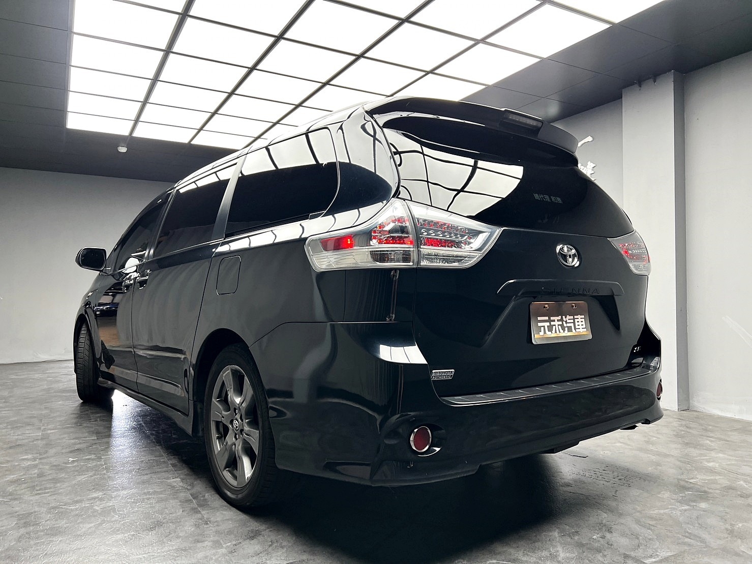 🔥2018 Toyota Sienna 3.5 SE 八人座 ACC跟車 雙電滑門 電尾門 🔥(123)【 阿龍中古車 0968-691-205】元禾國際 新北最大車庫 實車實價 認證車  第9張相片