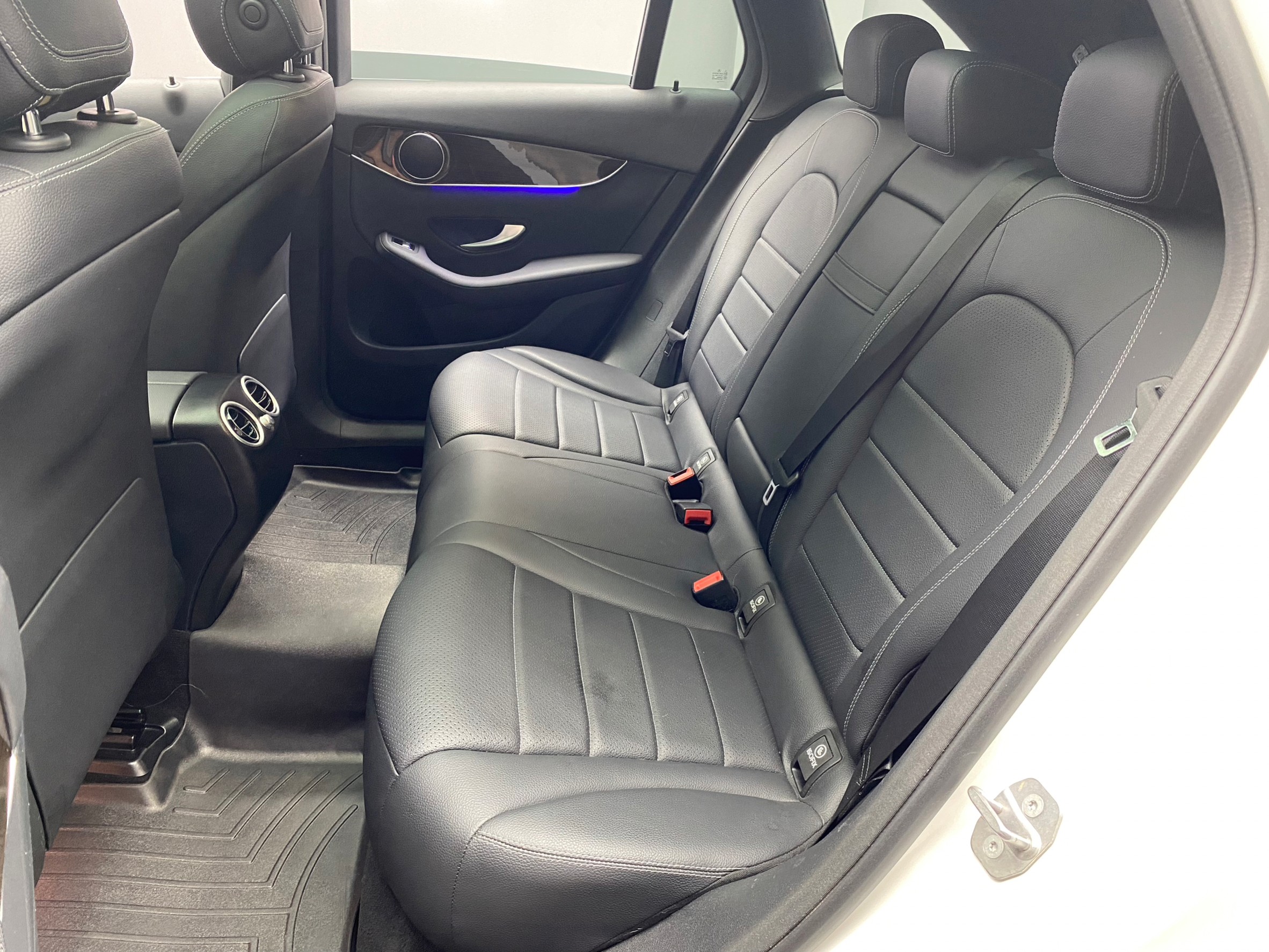 🔥2020 小改款 X253 BENZ GLC300 4MATIC ACC跟車 環景 CarPlay 氣氛燈 🔥(125)【 阿龍中古車 0968-691-205】元禾國際 新北最大車庫 實車實價 認證車  第2張相片