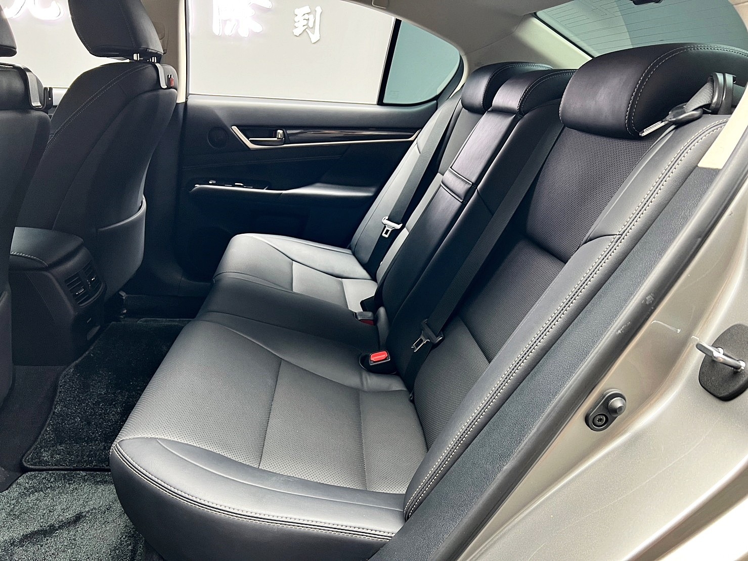 🔥2017式 Lexus GS200t 豪華版 電動通風椅 ACC跟車 電尾門 🔥(179)【 阿龍中古車 0968-691-205】元禾國際 新北最大車庫 實車實價 認證車  第2張相片