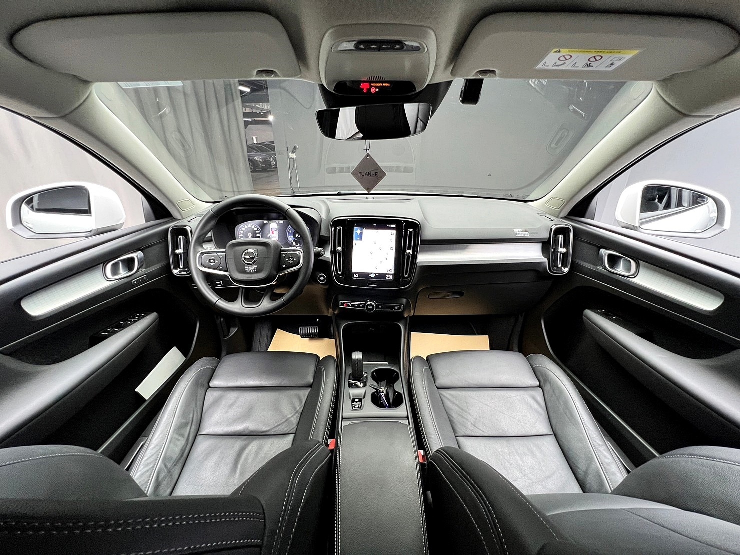 🔥2021式 Volvo XC40 T3 Momentum ACC跟車 環景 腳踢尾門 低里程 🔥(200)【 阿龍中古車 0968-691-205】元禾國際 新北最大車庫 實車實價 認證車  第3張相片