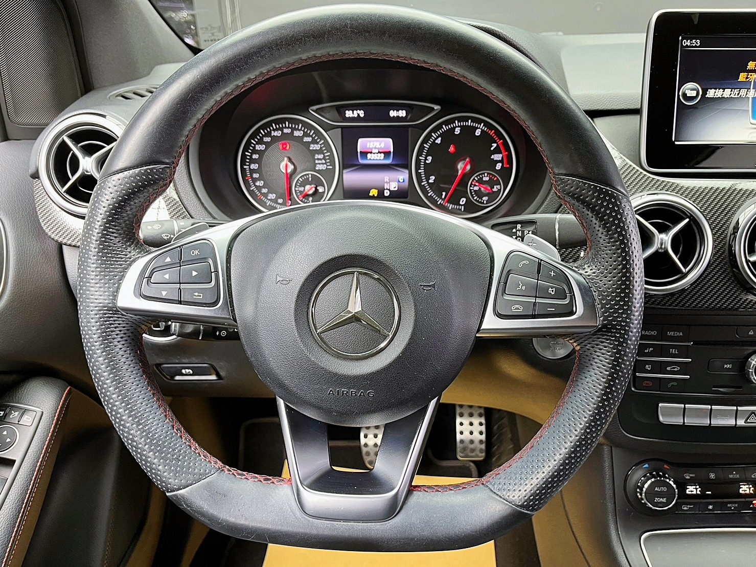 🔥2017式 W246 B180 AMG 運動版 自動頭燈雨刷 黑頂棚 🔥(112)【 阿龍中古車 0968-691-205】元禾國際 新北最大車庫 實車實價 認證車  第4張相片