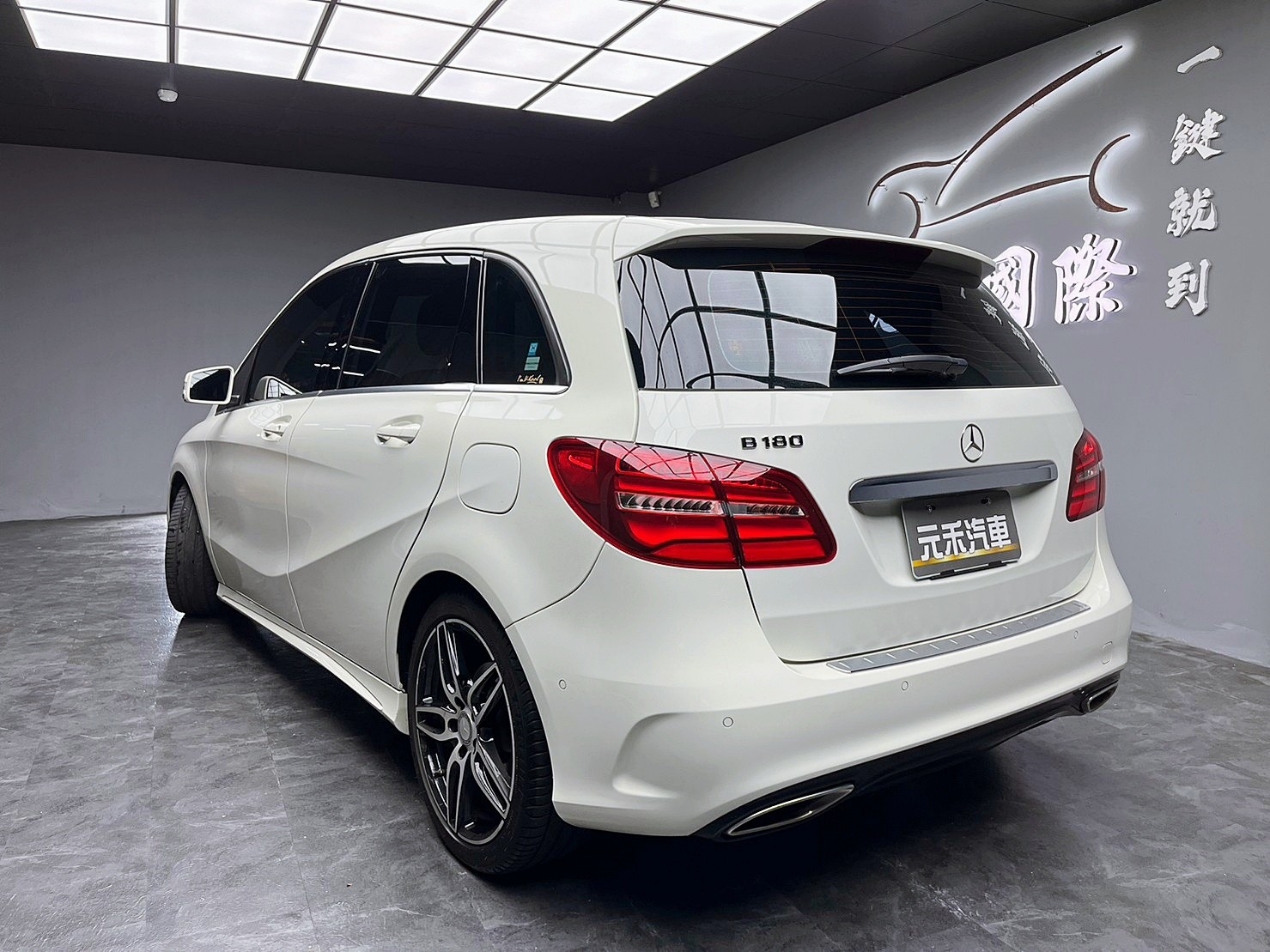 🔥2017式 W246 B180 AMG 運動版 自動頭燈雨刷 黑頂棚 🔥(112)【 阿龍中古車 0968-691-205】元禾國際 新北最大車庫 實車實價 認證車  第5張相片