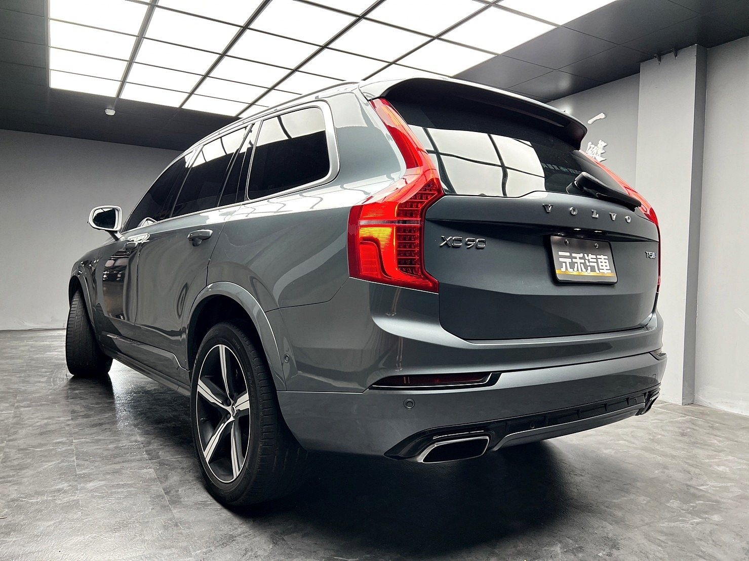🔥2019式 Volvo XC90 T5 R版 七人座 四驅 ACC跟車 環景 英國 B&W音響 🔥(239)【 阿龍中古車 0968-691-205】元禾國際 新北最大車庫 實車實價 認證車  第9張相片