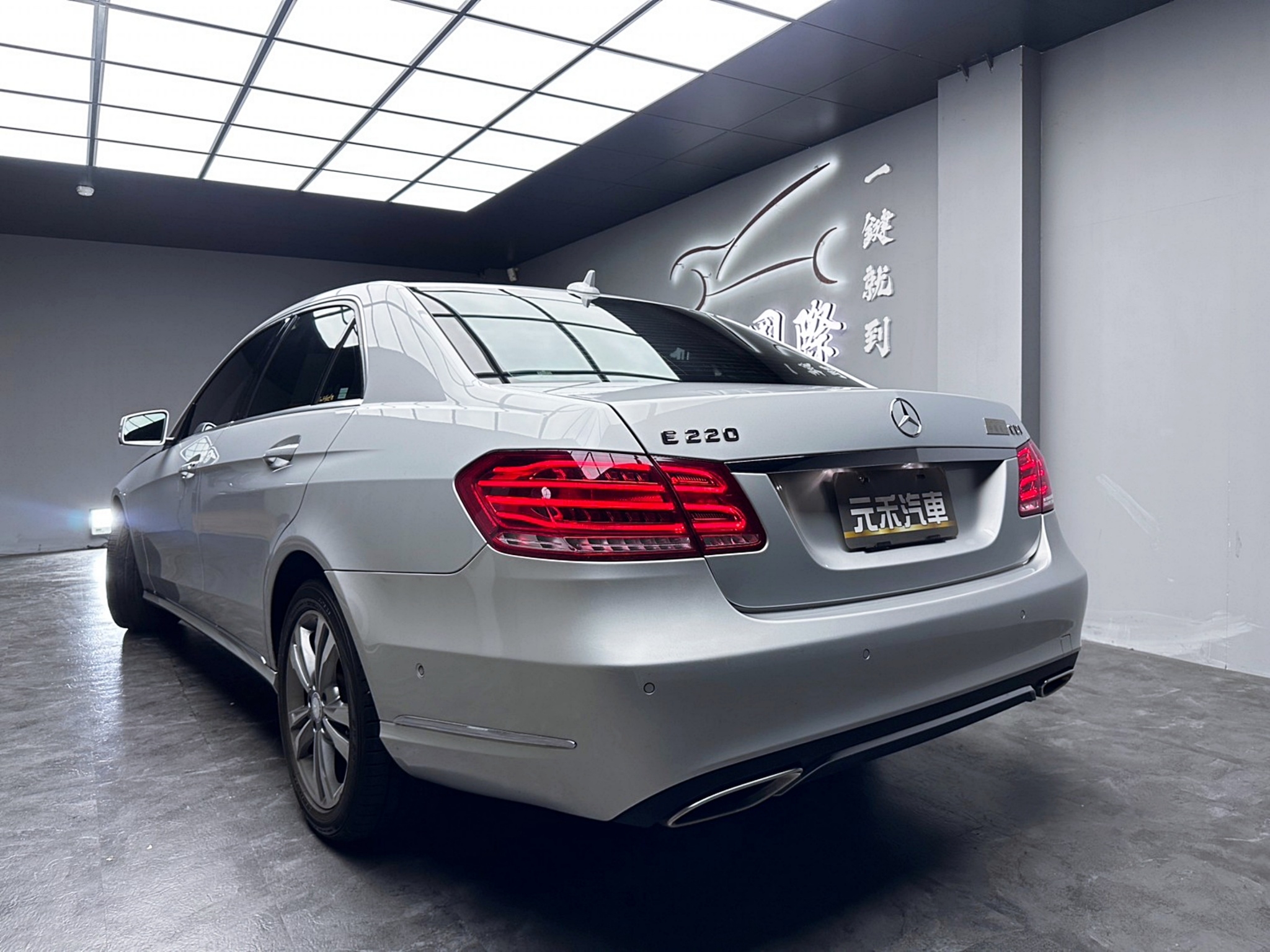 🔥2013 W212 小改款 Benz E220 CDI 雙電動記憶椅 🔥(058)【 阿龍中古車 0968-691-205】元禾國際 新北最大車庫 實車實價 認證車  第3張相片