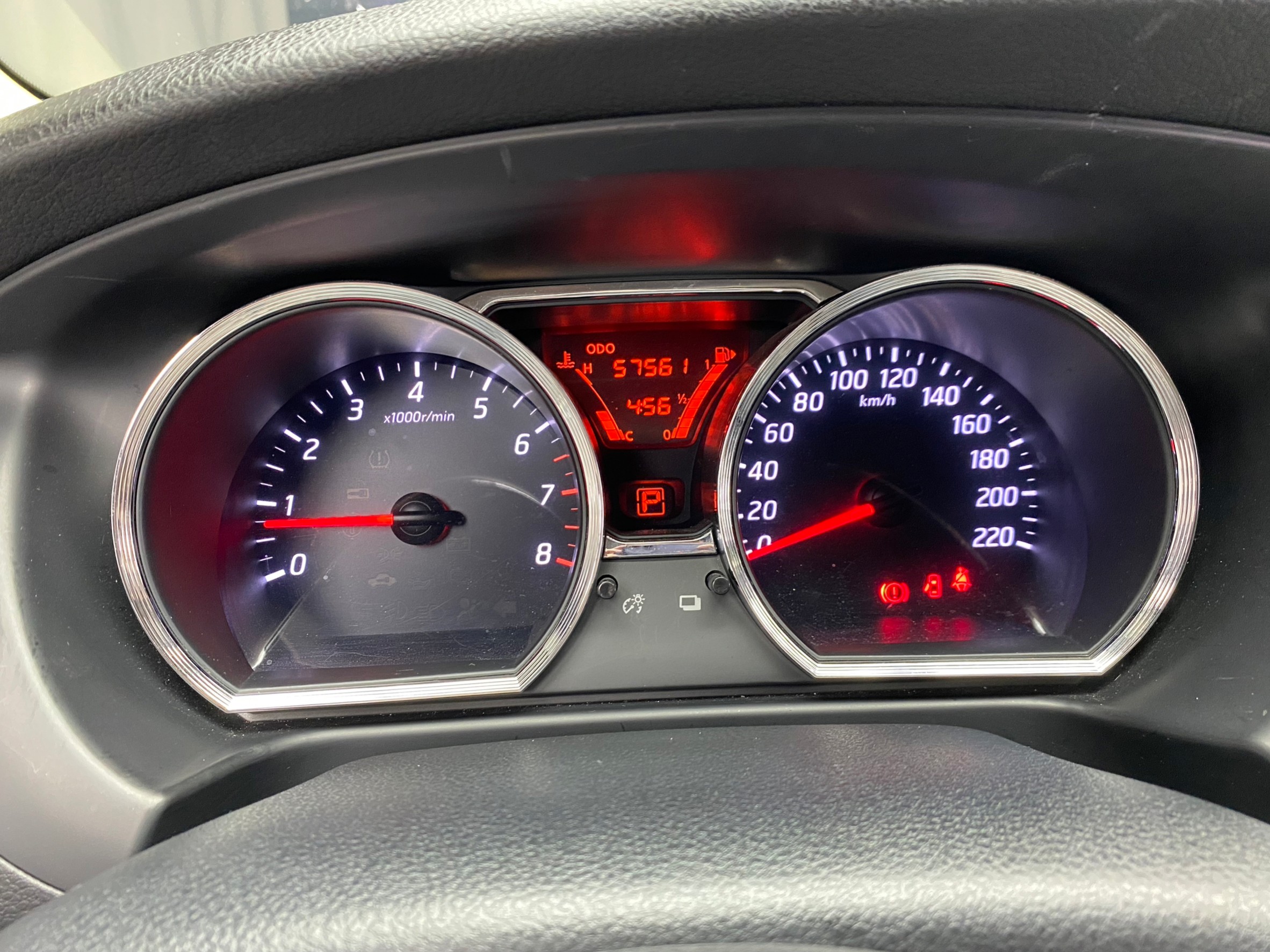 🔥2018 樂威娜 Livina 1.6 行家皮椅版 低里程 🔥 省油稅 代步車 首選 (073)【 阿龍中古車 0968-691-205】元禾國際 新北最大車庫 實車實價 認證車  第7張相片