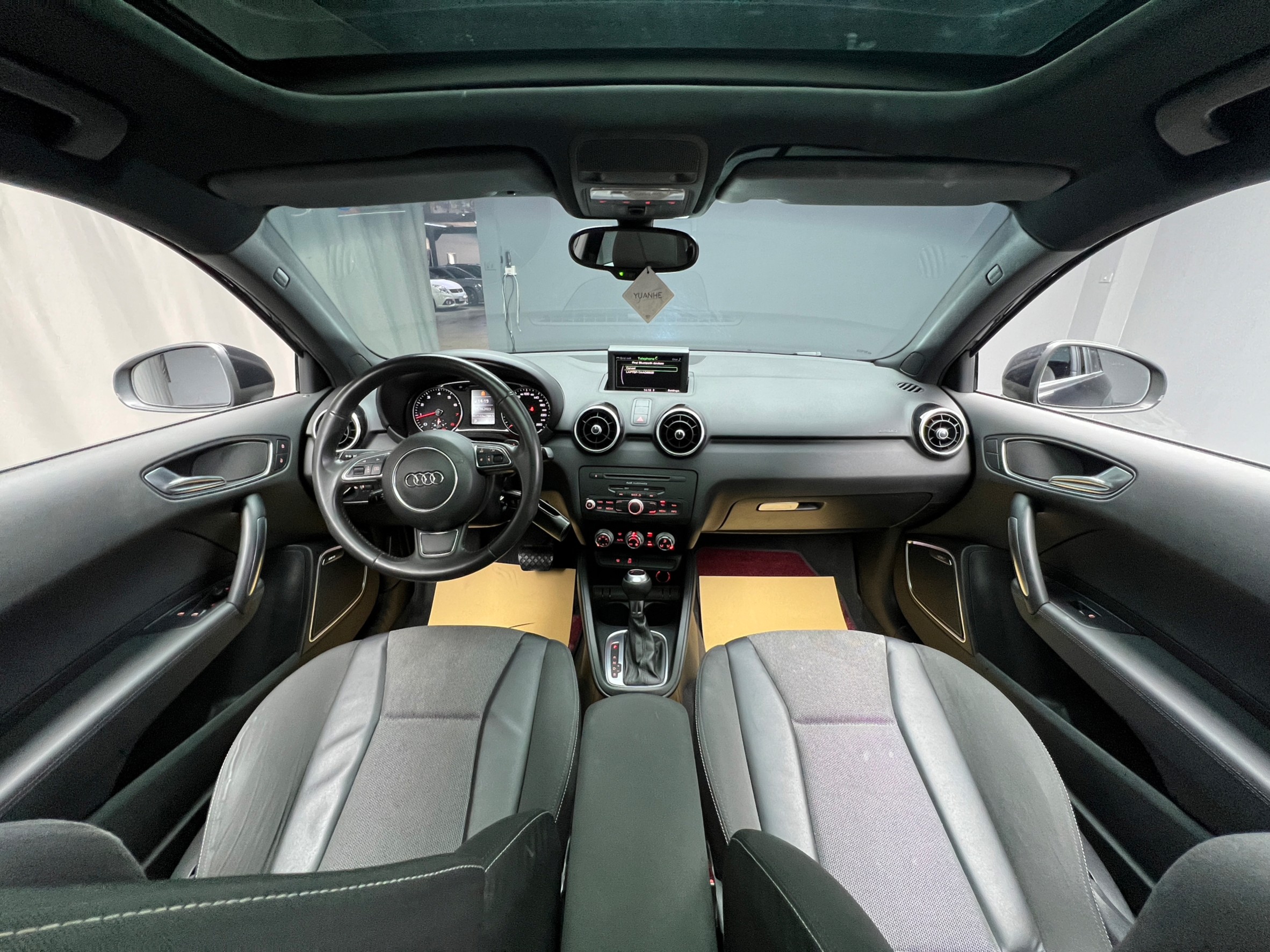 🔥2012 AUDI A1 Sport 3D 三門 小鋼砲 S-Line套件 Bose音響 🔥【 阿龍中古車 0968-691-205】元禾國際 新北最大車庫 實車實價 認證車  第3張相片