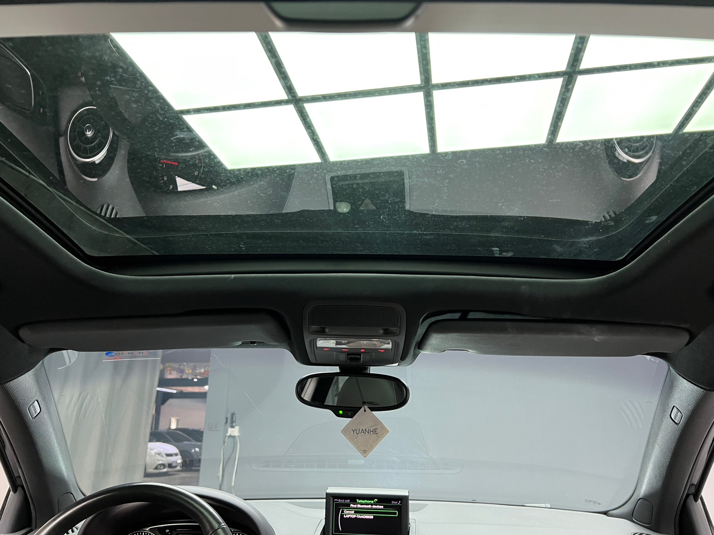 🔥2012 AUDI A1 Sport 3D 三門 小鋼砲 S-Line套件 Bose音響 🔥【 阿龍中古車 0968-691-205】元禾國際 新北最大車庫 實車實價 認證車  第4張相片