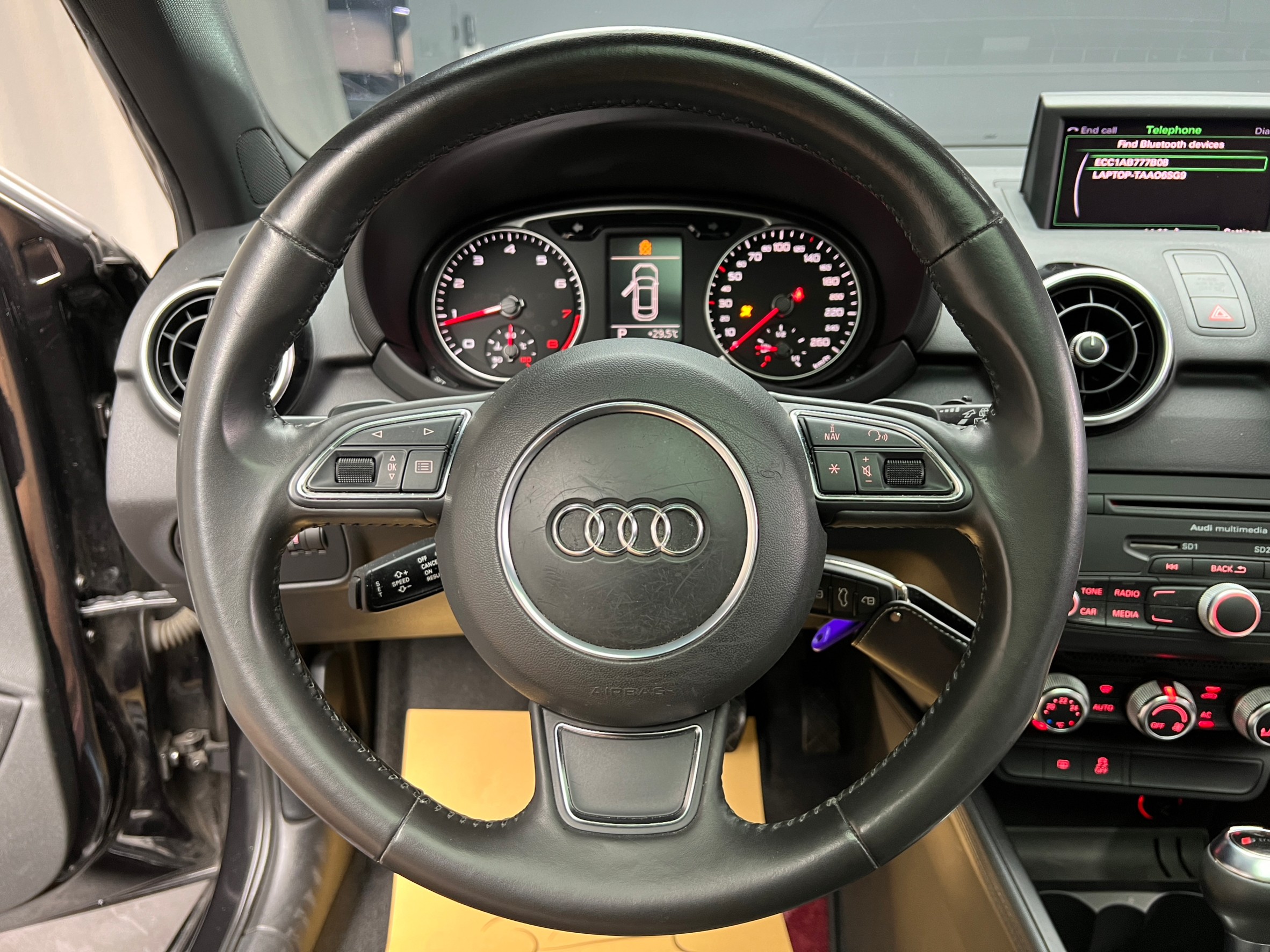 🔥2012 AUDI A1 Sport 3D 三門 小鋼砲 S-Line套件 Bose音響 🔥【 阿龍中古車 0968-691-205】元禾國際 新北最大車庫 實車實價 認證車  第9張相片