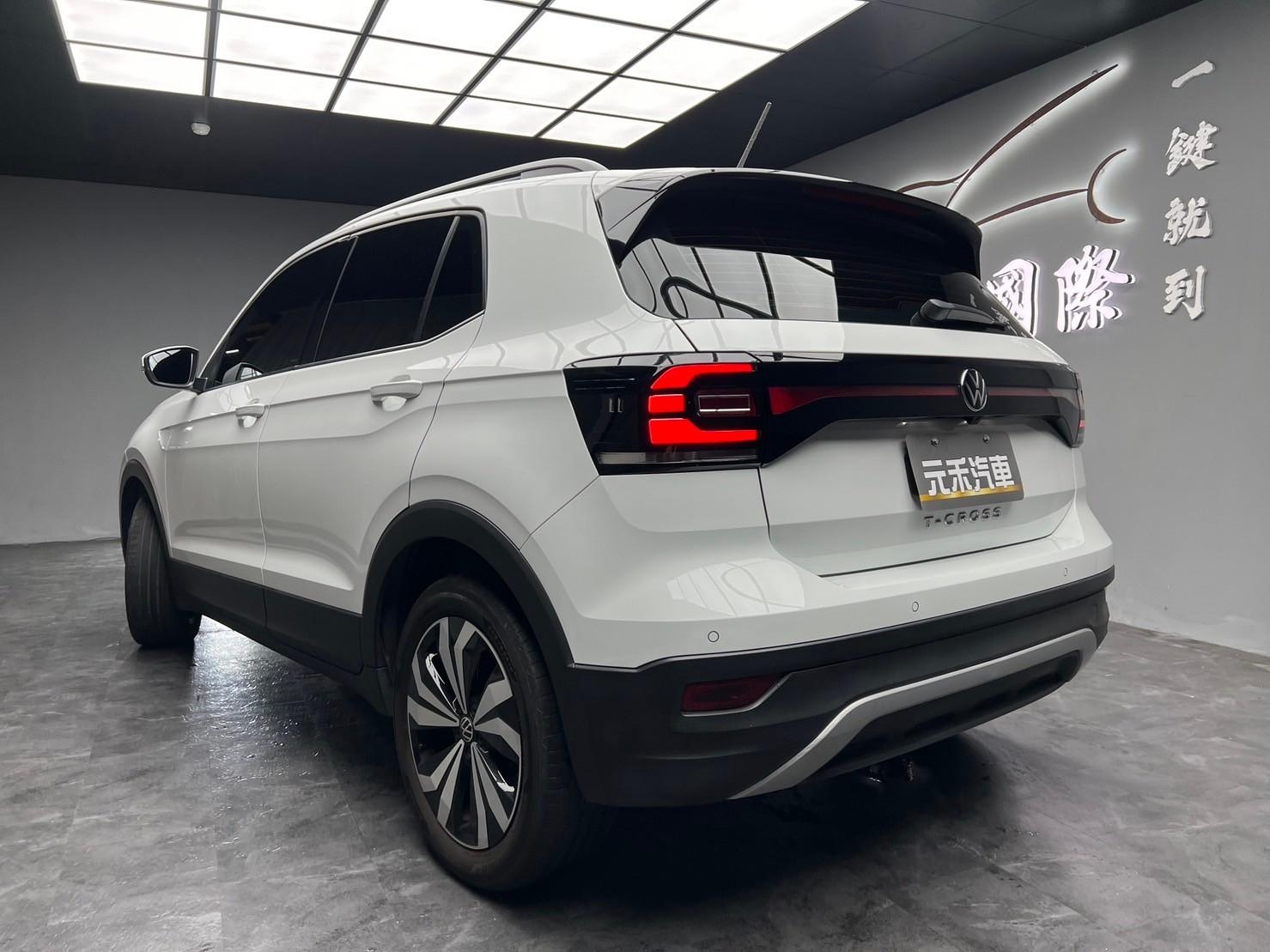 🔥2021 VW TCross ACC跟車 氣氛燈 無線充電座 🔥(094)【 阿龍中古車 0968-691-205】元禾國際 新北最大車庫 實車實價 認證車  第3張相片