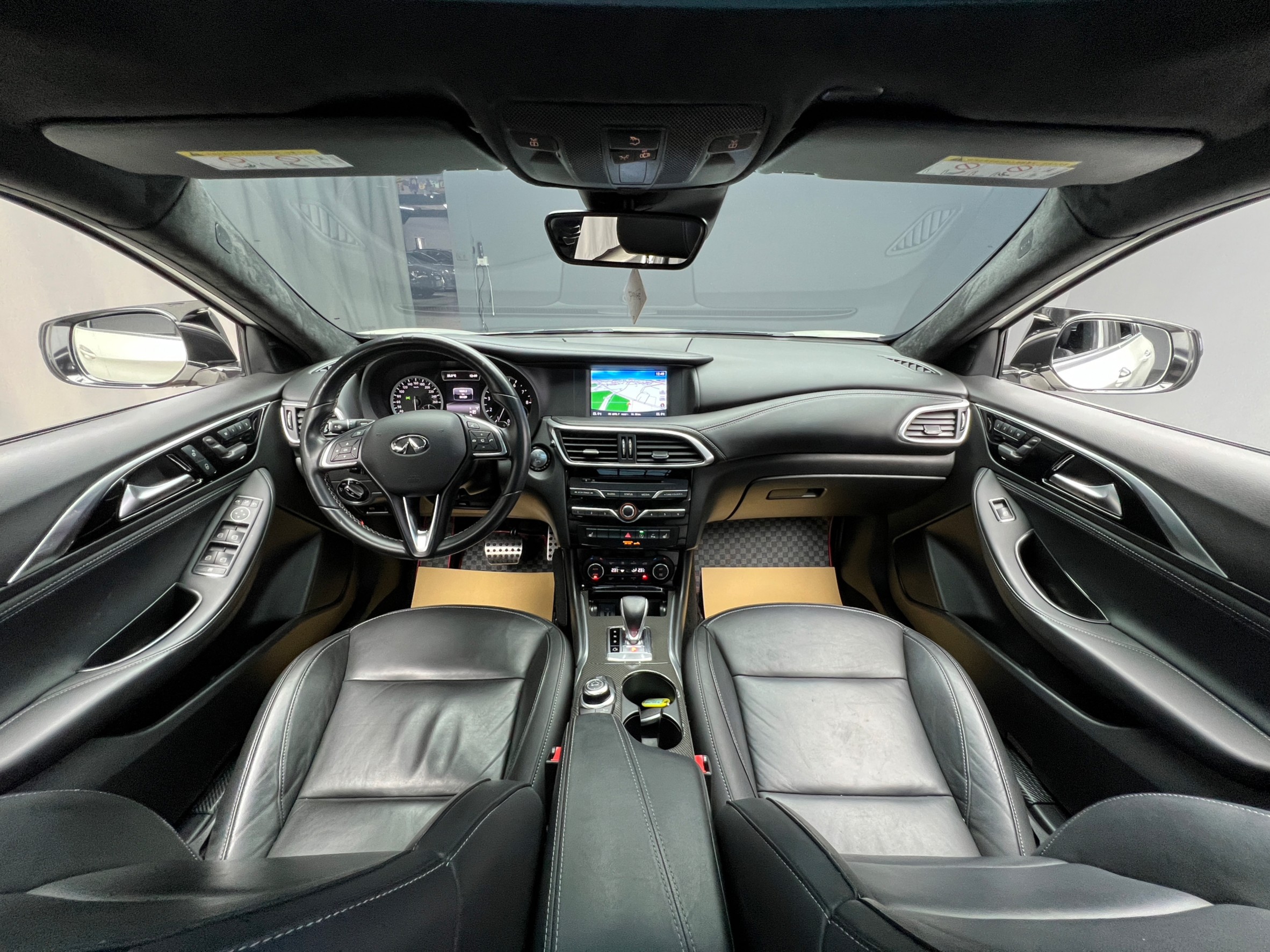 🔥2018 Infiniti Q30 ACC 跟車 環景 全景天窗 雙生車 🔥(131)【 阿龍中古車 0968-691-205】元禾國際 新北最大車庫 實車實價 認證車  第4張相片
