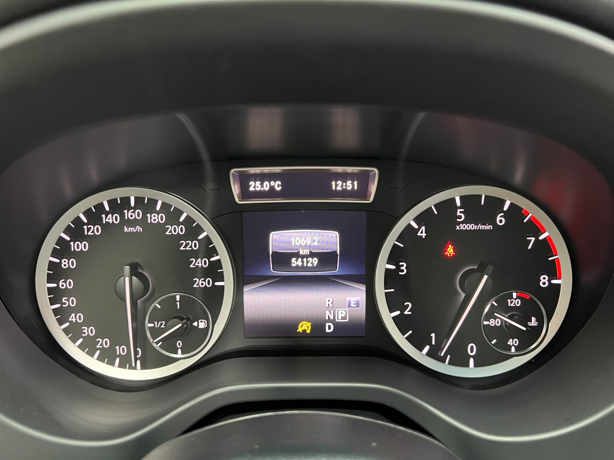 🔥2018 Infiniti Q30 ACC 跟車 環景 全景天窗 雙生車 🔥(131)【 阿龍中古車 0968-691-205】元禾國際 新北最大車庫 實車實價 認證車  第5張相片