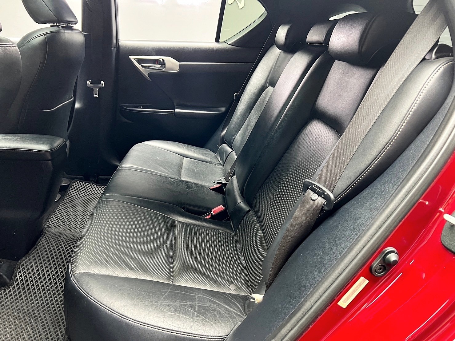 🔥2013 Lexus CT200h F Sport 頂級Navi版 油電 掀背 🔥(162)【 阿龍中古車 0968-691-205】元禾國際 新北最大車庫 實車實價 認證車  第3張相片