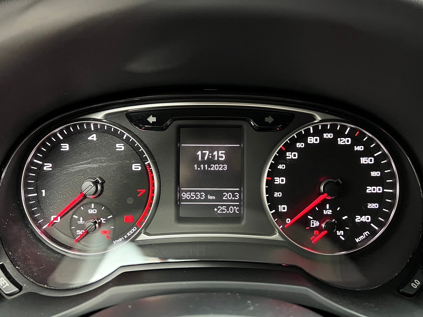 🔥2015式 A1 Sportback 30 TFSI 5門 升級 鋁圈 小尾翼點綴 四出尾管造型 尾翼 🔥(044)【 阿龍中古車 0968-691-205】元禾國際 新北最大車庫 實車實價 認證車  第6張相片