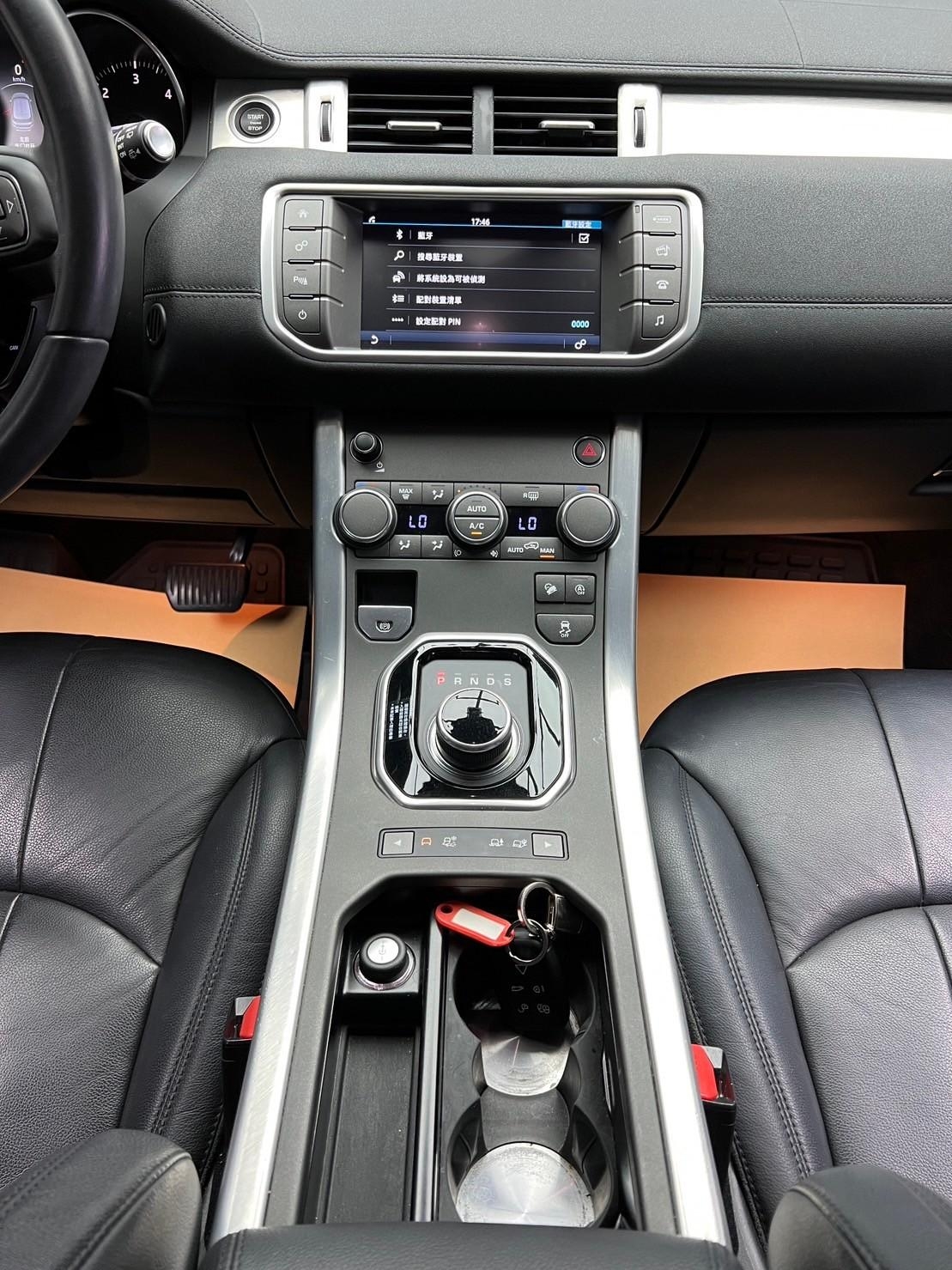 🔥2018式 荒原路華 Land Rover Range Rover Evoque 5D TD4 SE 柴油 四驅 🔥(133)【 阿龍中古車 0968-691-205】元禾國際 新北最大車庫 實車實價 認證車  第4張相片