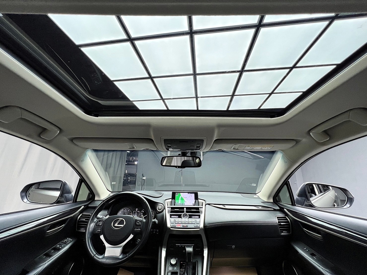 2017式 Lexus NX200t 旗艦版 環景 電冷熱椅 ML音響 ❗️(134)【 阿龍中古車 0968-691-205】元禾國際 新北最大車庫 實車實價 認證車  第9張相片