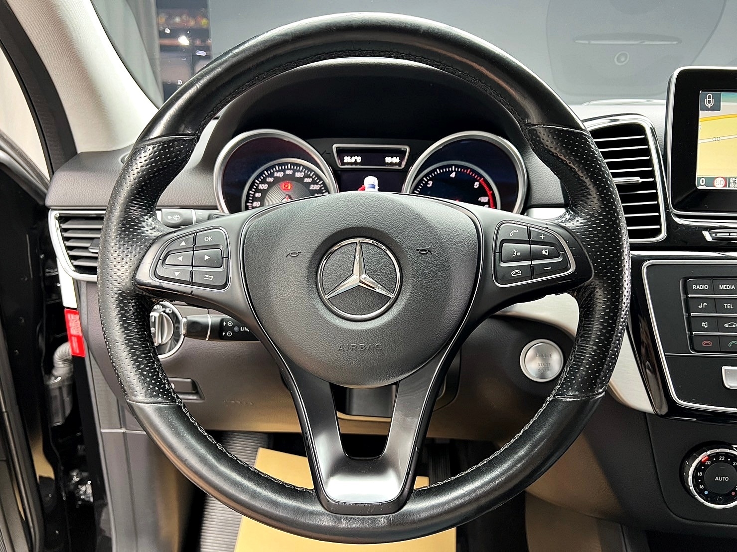 2018 GLE250d W166 Benz 4MATIC 柴油 四驅 魚眼頭燈 盲點 ❗️(197)【 阿龍中古車 0968-691-205】元禾國際 新北最大車庫 實車實價 認證車  第6張相片