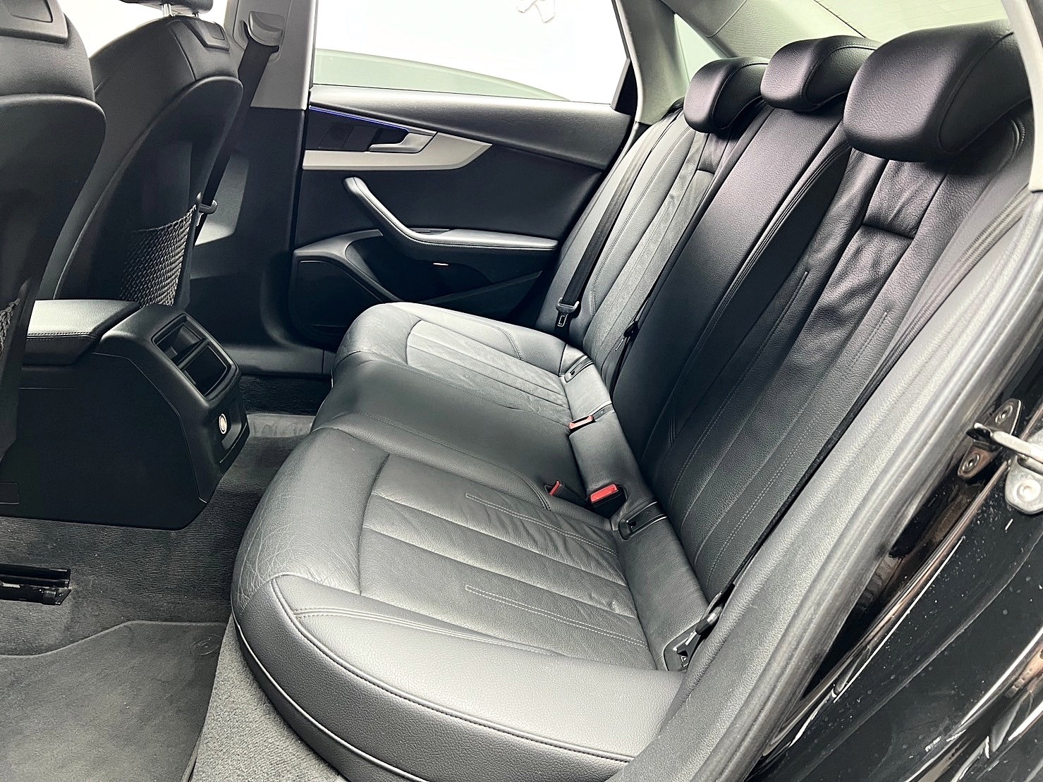 2016 Audi A4 Sedan (NEW) B9 數位儀表 電動椅 氣氛燈 ❗️(192)【 阿龍中古車 0968-691-205】元禾國際 新北最大車庫 實車實價 認證車  第2張相片