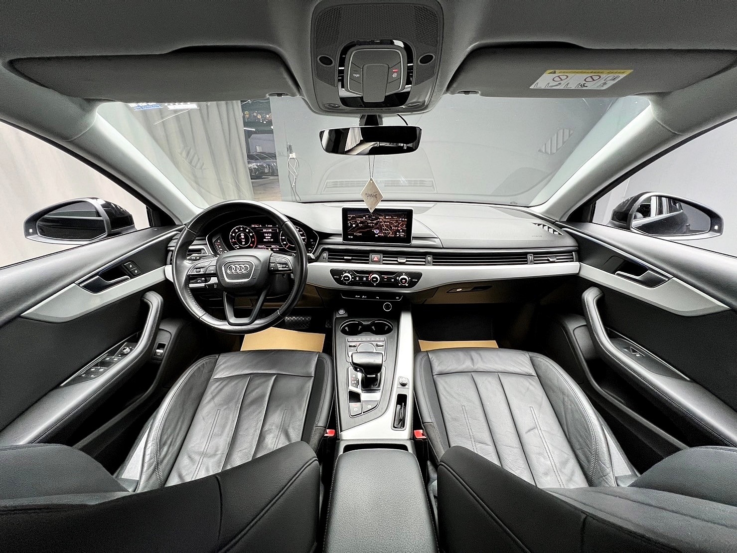 2016 Audi A4 Sedan (NEW) B9 數位儀表 電動椅 氣氛燈 ❗️(192)【 阿龍中古車 0968-691-205】元禾國際 新北最大車庫 實車實價 認證車  第3張相片