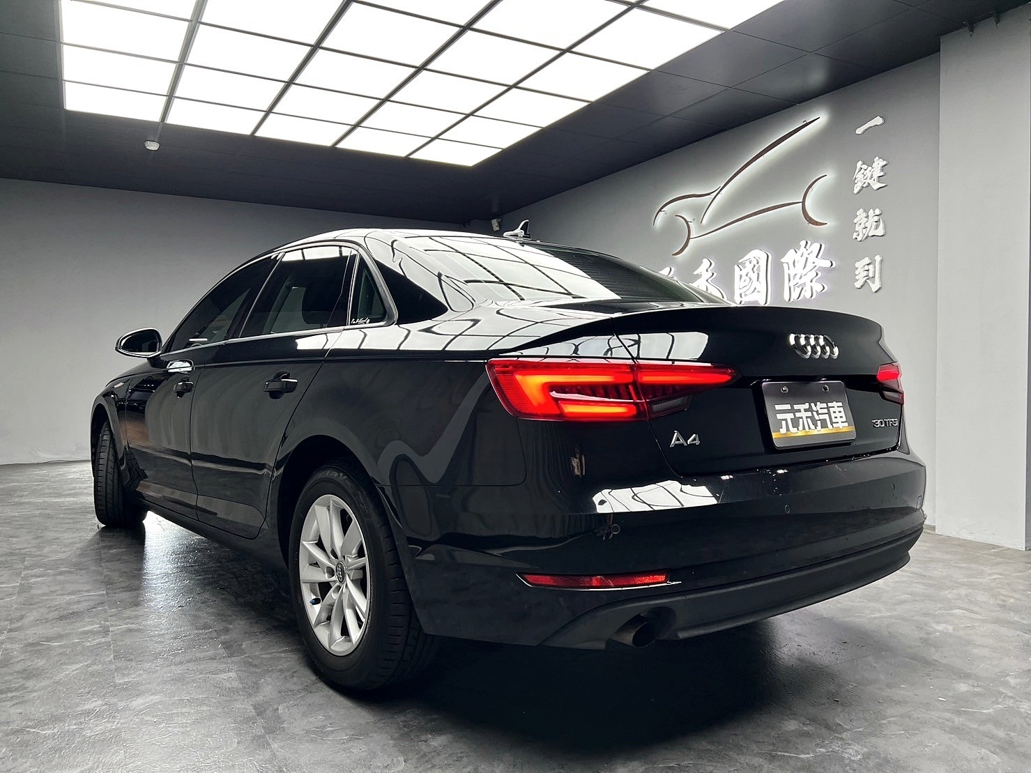 2016 Audi A4 Sedan (NEW) B9 數位儀表 電動椅 氣氛燈 ❗️(192)【 阿龍中古車 0968-691-205】元禾國際 新北最大車庫 實車實價 認證車  第9張相片