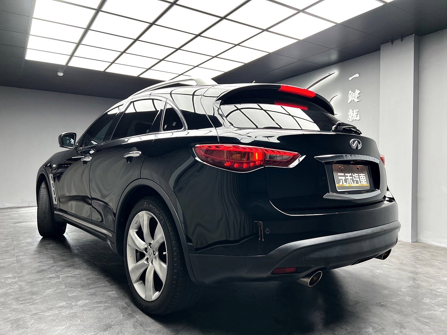 2011式 INFINITI FX35 Premium 二代改款 四驅 雙前電冷熱椅 BOSE 音響 ❗️(31)【 阿龍中古車 0968-691-205】元禾國際 新北最大車庫 實車實價 認證車  第2張相片