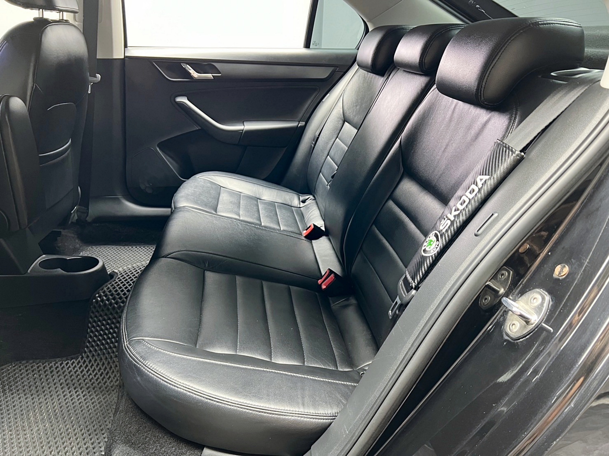 2014式 Rapid 安卓機 僅18萬 高CP值 代步車 真的太便宜❗️(103)【 阿龍中古車 0968-691-205】元禾國際 新北最大車庫 實車實價 認證車  第2張相片