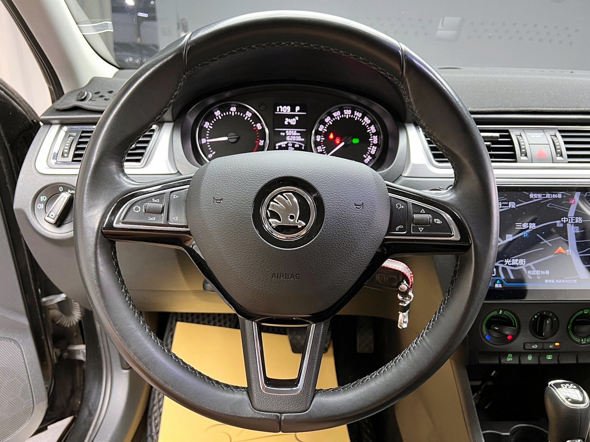 2014式 Rapid 安卓機 僅18萬 高CP值 代步車 真的太便宜❗️(103)【 阿龍中古車 0968-691-205】元禾國際 新北最大車庫 實車實價 認證車  第6張相片