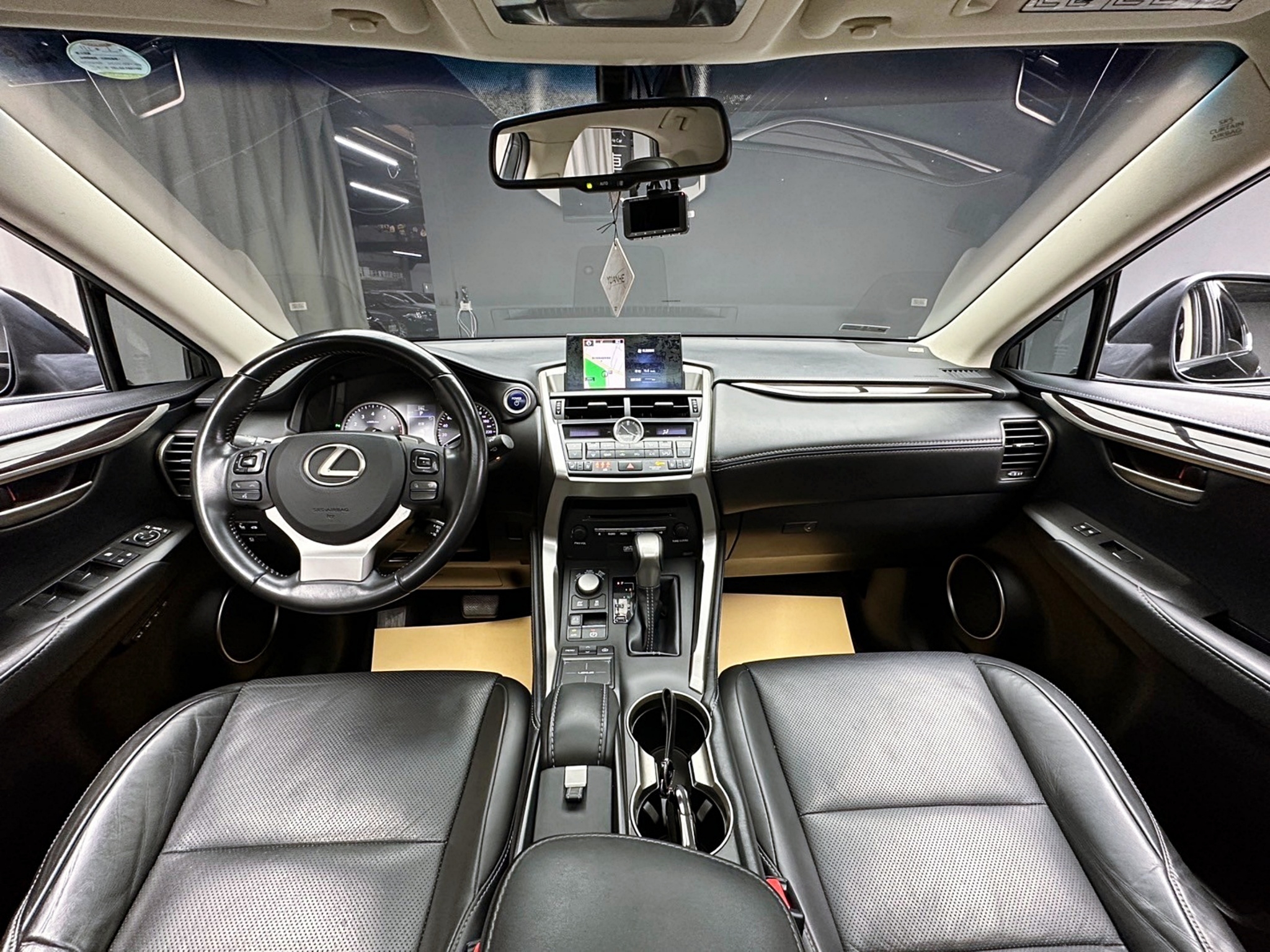2015式 NX300h 旗艦版 環景 盲點偵測 ML音響 ❗️(178)【 阿龍中古車 0968-691-205】元禾國際 新北最大車庫 實車實價 認證車  第4張相片