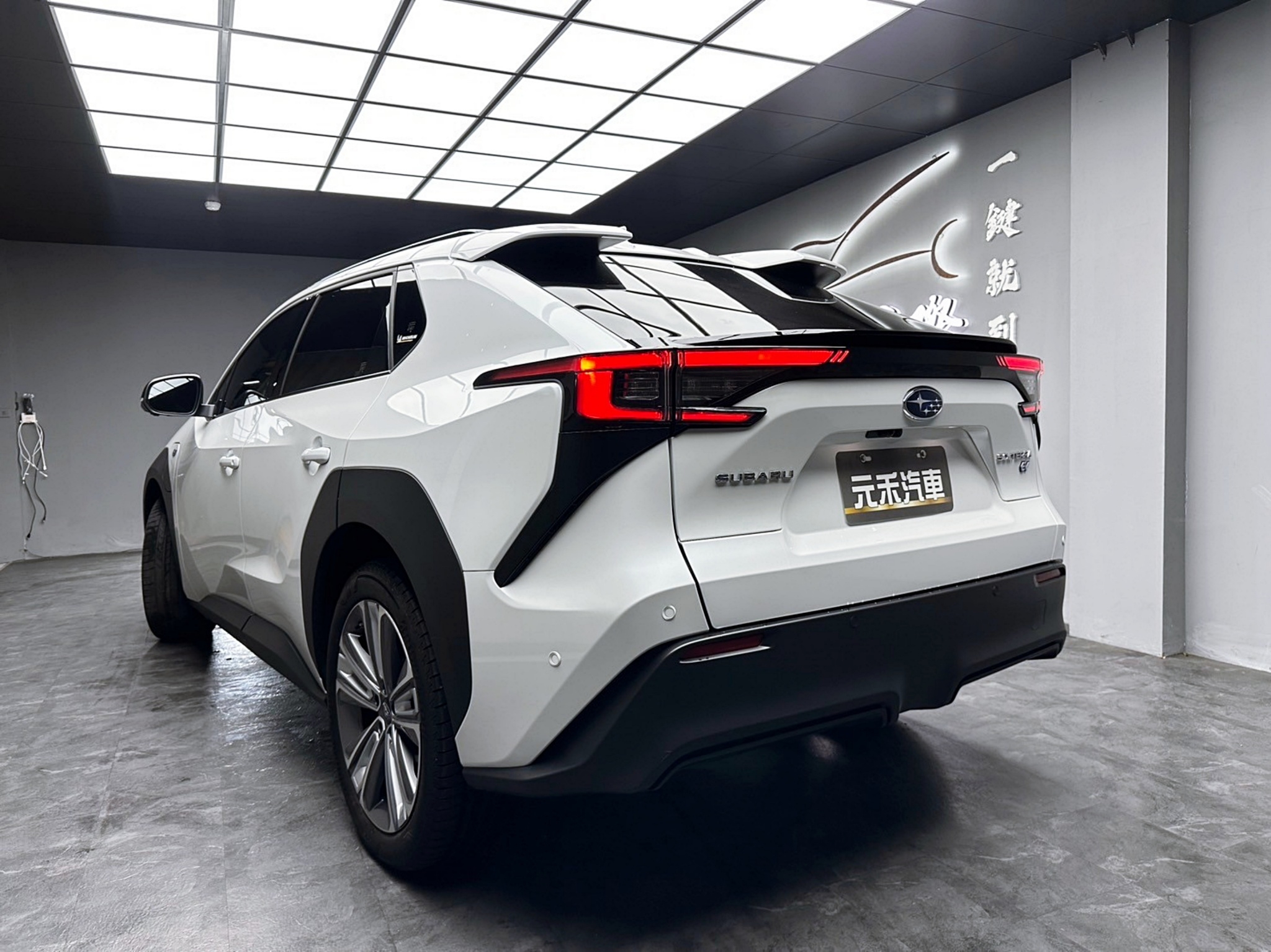 2023式 Solterra AWD 速霸陸 純電 四驅 SUV ❗️新車保固 Level2跟車 全景天窗 環景 (024)【 阿龍中古車 0968-691-205】元禾國際 新北最大車庫 實車實價 認證車 Bz4x  第8張相片