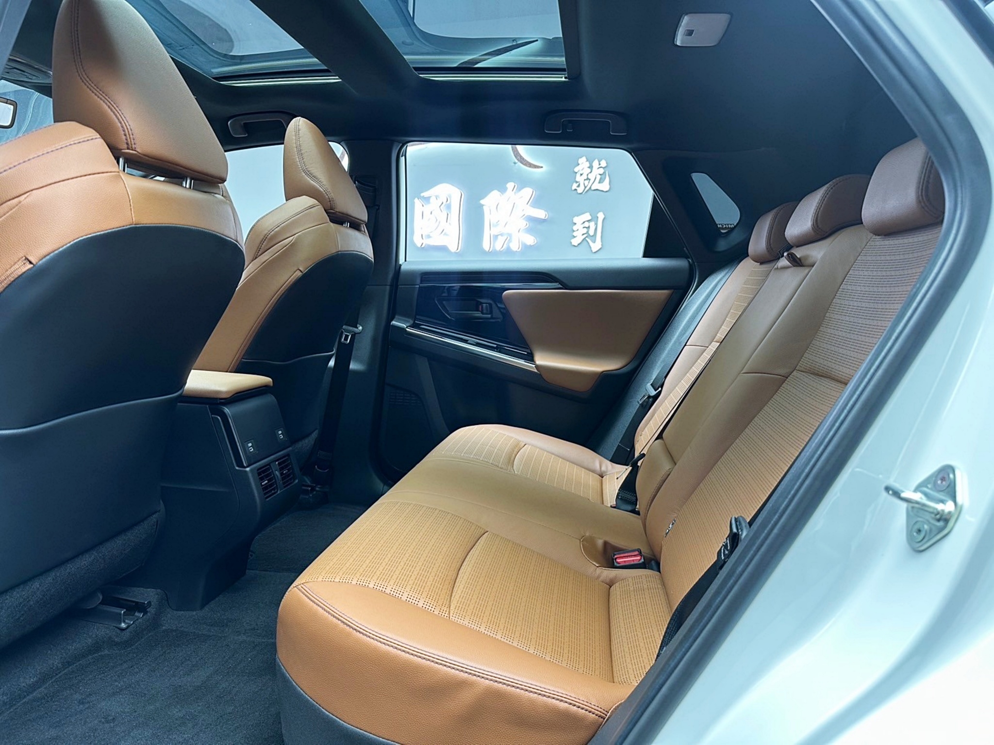 2023式 Solterra AWD 速霸陸 純電 四驅 SUV ❗️新車保固 Level2跟車 全景天窗 環景 (024)【 阿龍中古車 0968-691-205】元禾國際 新北最大車庫 實車實價 認證車 Bz4x  第9張相片