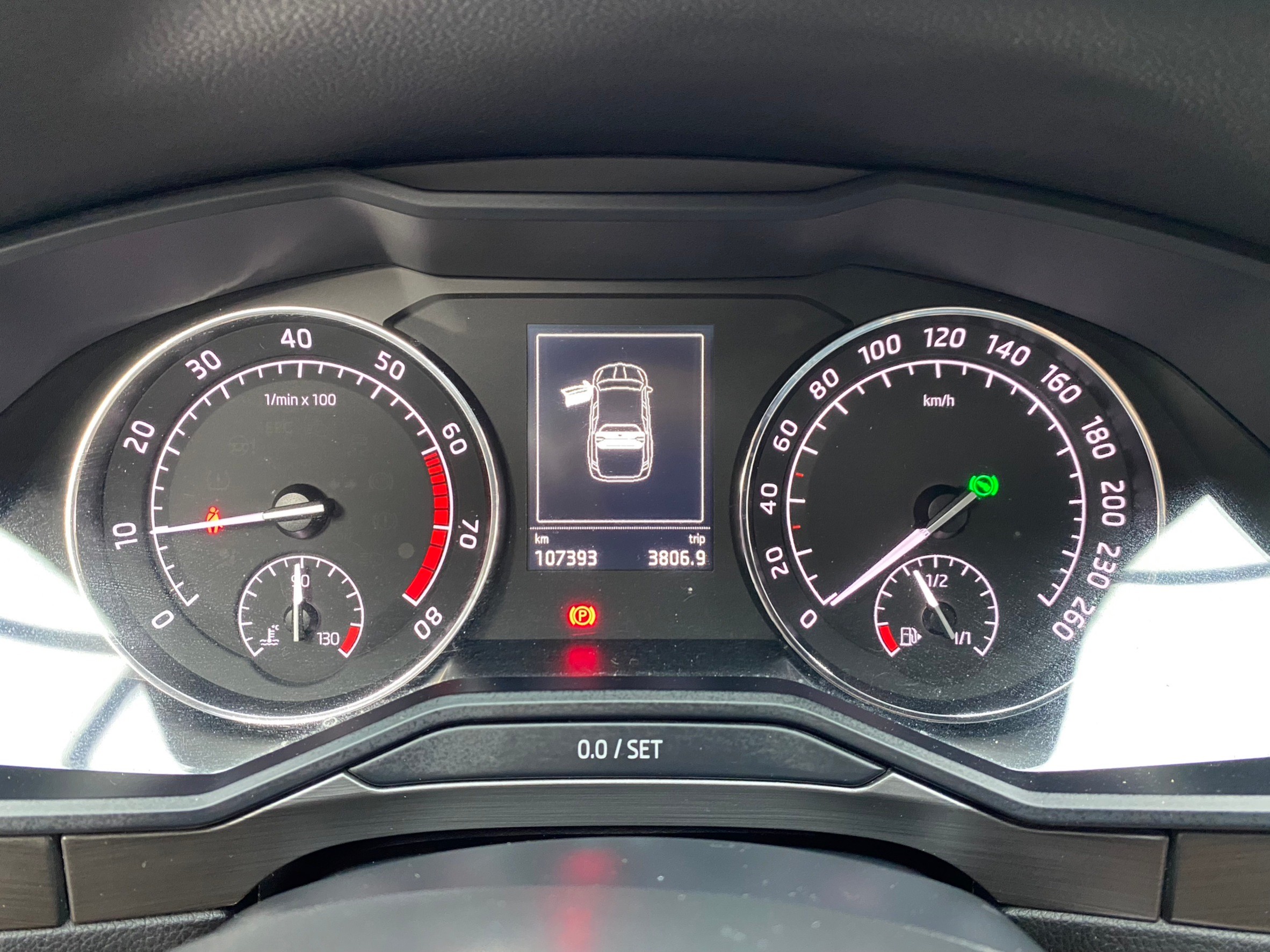 2016 SKODA Superb Sedan 1.4 TSI 菁英版 電動椅 電尾門 CarPlay ❗️(009)【 阿龍中古車 0968-691-205】元禾國際 新北最大車庫 實車實價 認證車  第5張相片
