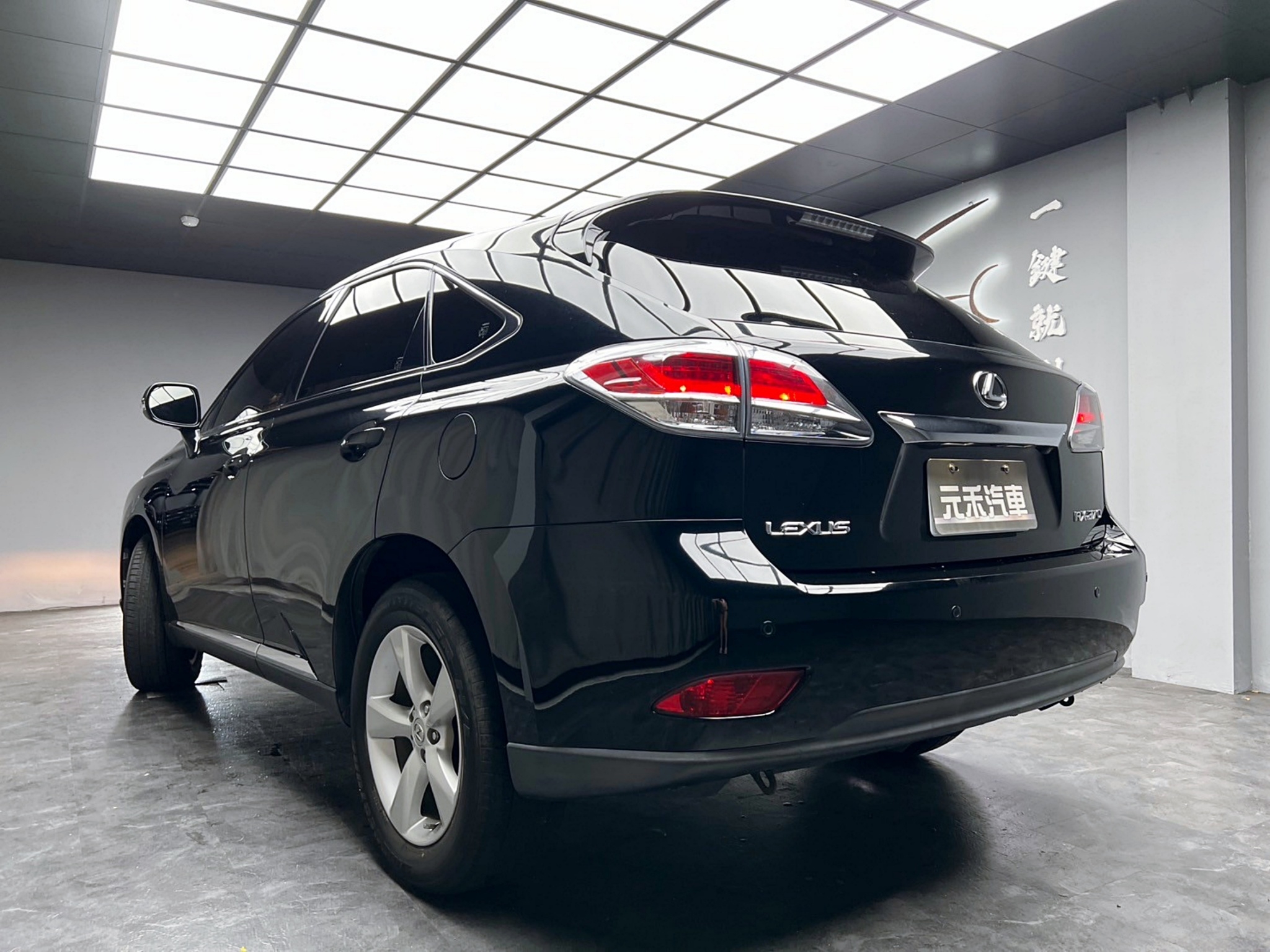 2012 Lexus RX270 天窗 頂級版 電尾門 雙電動椅 ❗️(042)【 阿龍中古車 0968-691-205】元禾國際 新北最大車庫 實車實價 認證車  第9張相片