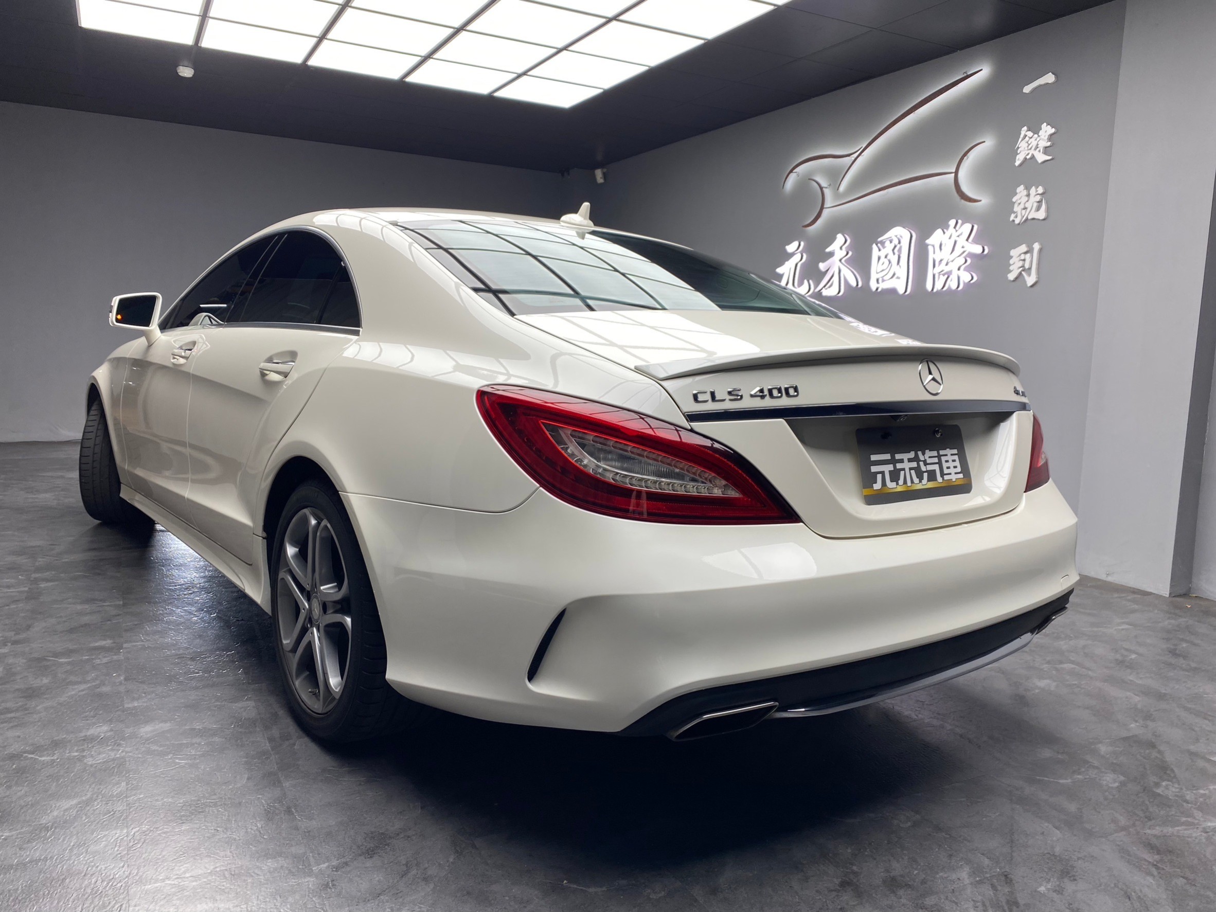 2016 CLS400 AMG 冷熱椅 HK 賓士 四驅 霸氣轎跑 ❗️(169)【 阿龍中古車 0968-691-205】元禾國際 新北最大車庫 實車實價 認證車  第2張相片