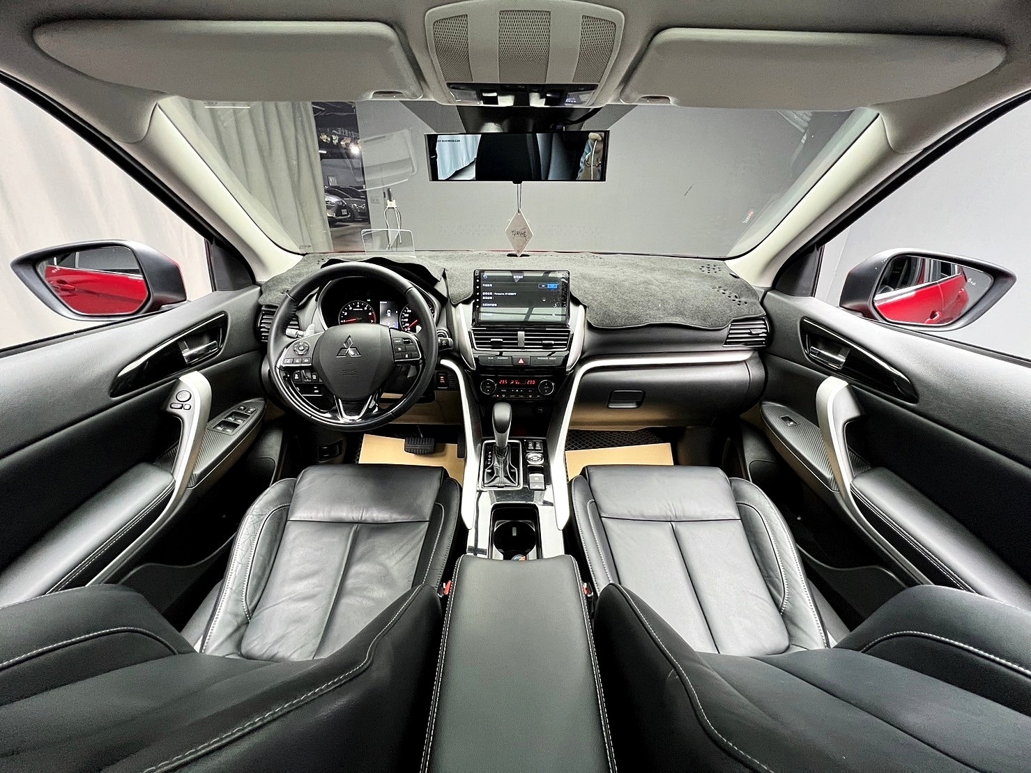 2022 新款 日蝕 Eclipse Cross S-AWC 四驅旗艦型 ACC跟車 全景天窗 抬頭顯示 環景 CarPlay 新車保固中 ❗️(103)【 阿龍中古車 0968-691-205】元禾國際 新北最大車庫 實車實價 認證車  第4張相片