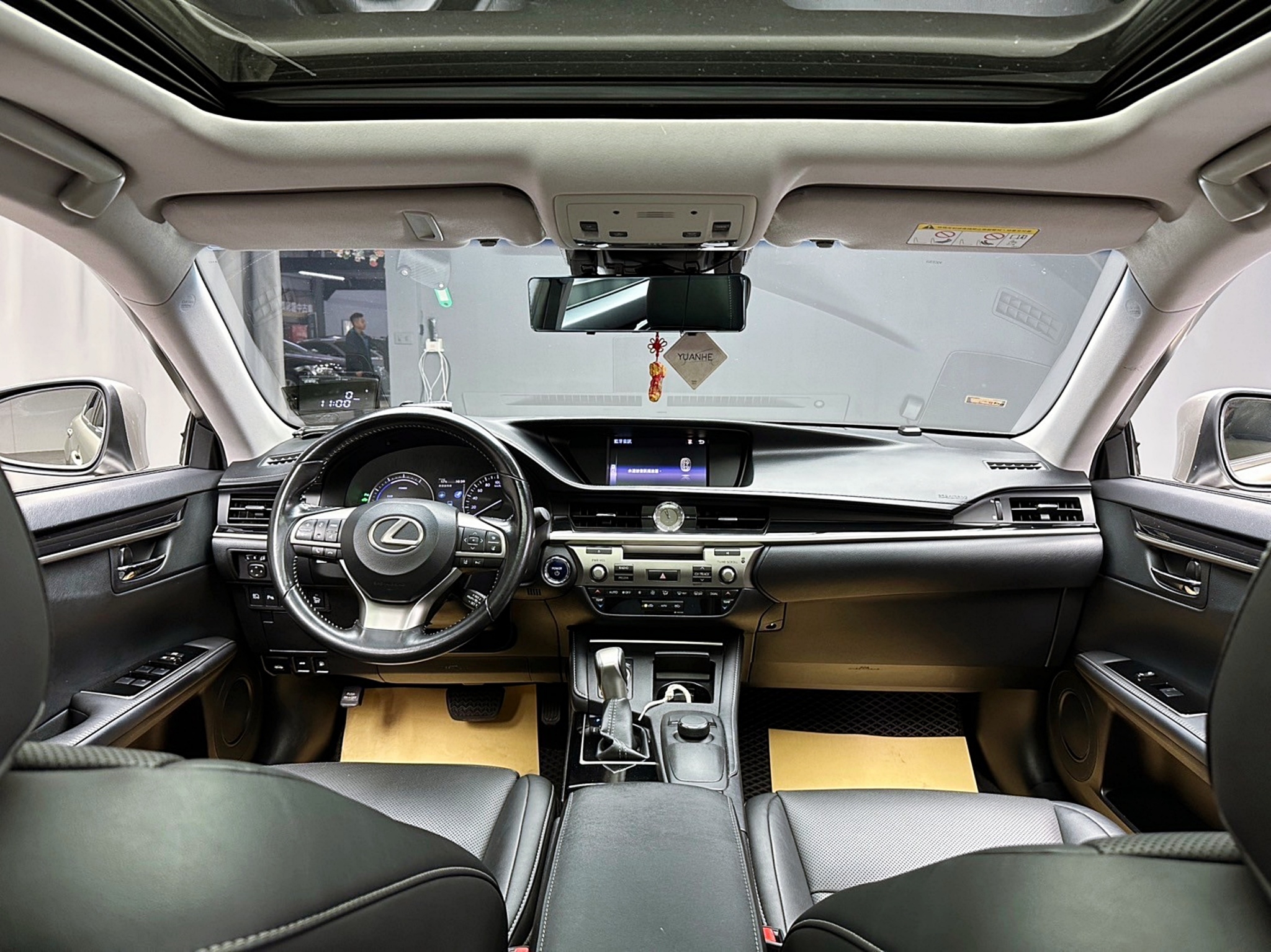 2017式 ES300h 豪華版 ACC跟車 電動椅 改裝新款頭燈 尾燈套件 ❗️(103)【 阿龍中古車 0968-691-205】元禾國際 新北最大車庫 實車實價 認證車  第4張相片