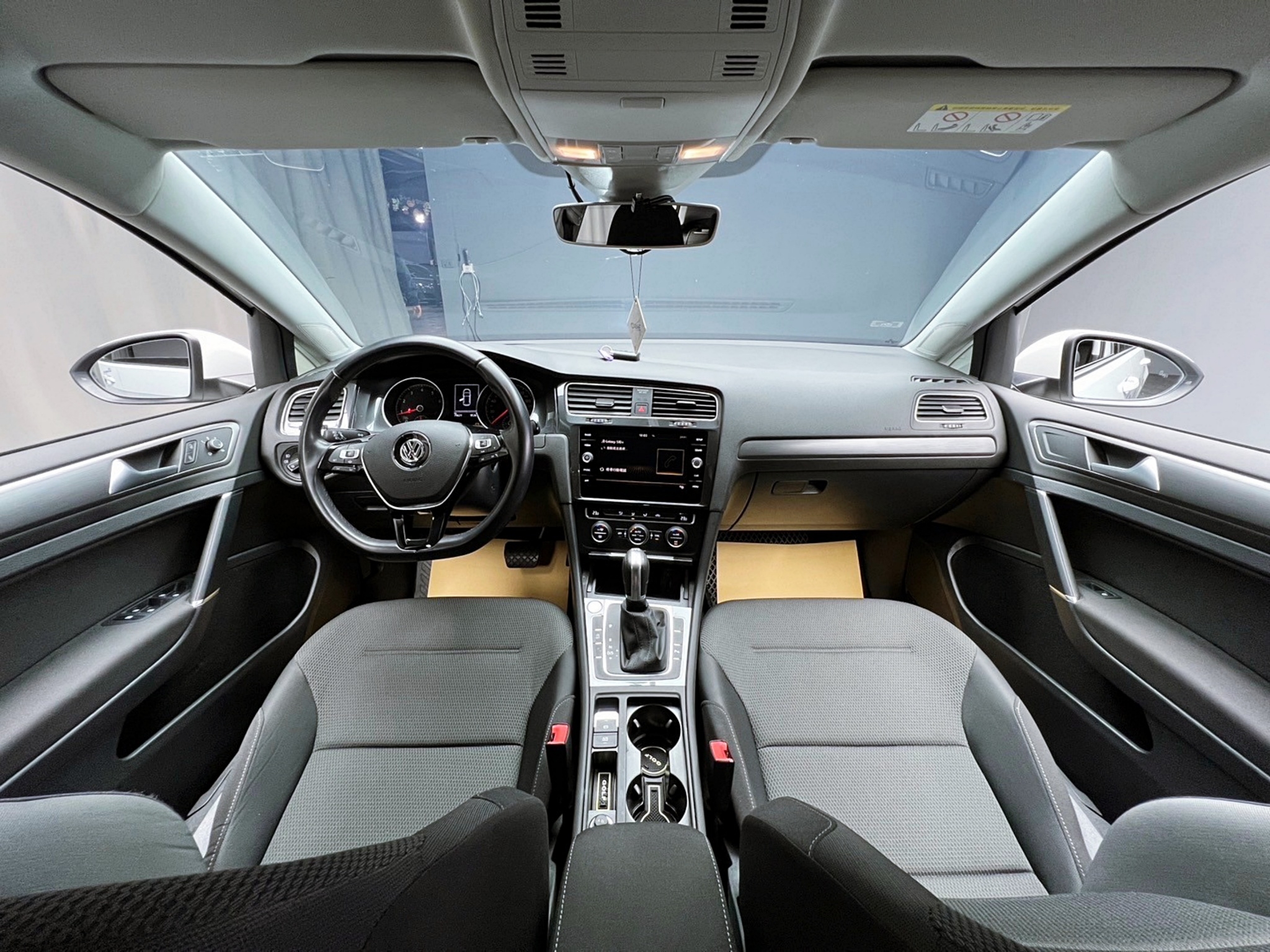 2019式 Golf 280 TSI Comfortline 7.5代 ACC跟車 盲點 CarPlay 省油 省稅 掀背車 ❗️(216)【 阿龍中古車 0968-691-205】元禾國際 新北最大車庫 實車實價 認證車  第4張相片