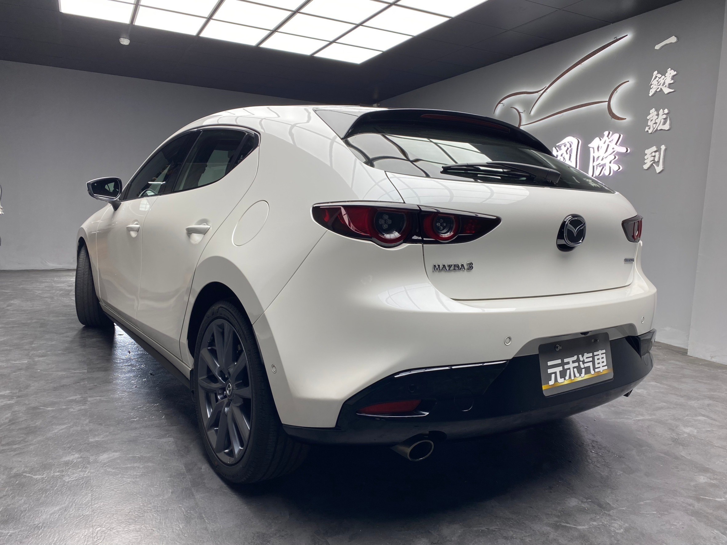 2020 馬三 Mazda3 Bose旗艦型 跟車 環景 五門掀背 ❗️(060)【 阿龍中古車 0968-691-205】元禾國際 新北最大車庫 實車實價 認證車  第9張相片