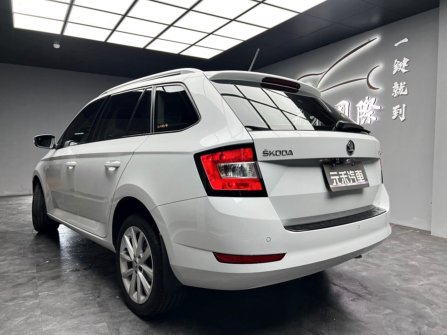 2019 Fabia Combi ACC跟車 盲點 CarPlay 平把方向盤 省油稅 五門 掀背 ❗️(192)【 阿龍中古車 0968-691-205】元禾國際 新北最大車庫 實車實價 認證車  第2張相片