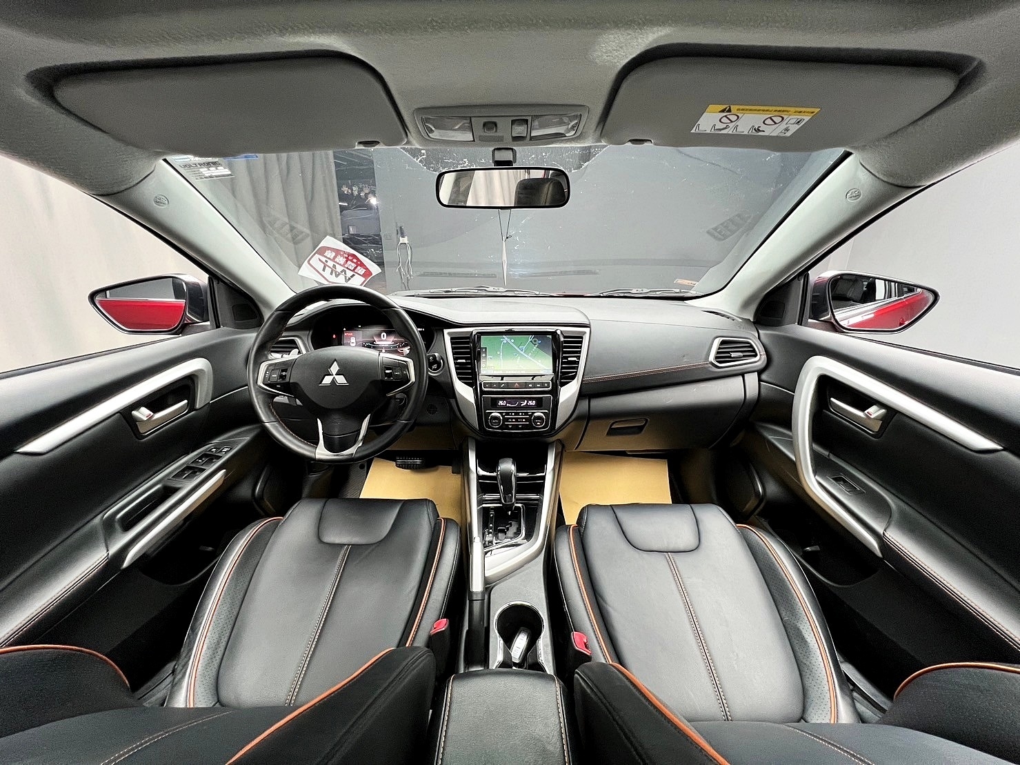 2017 Grand Lancer 天窗 旗艦型 18吋鋁圈 便宜 好開 代步車 ❗️(156)【 阿龍中古車 0968-691-205】元禾國際 新北最大車庫 實車實價 認證車  第3張相片