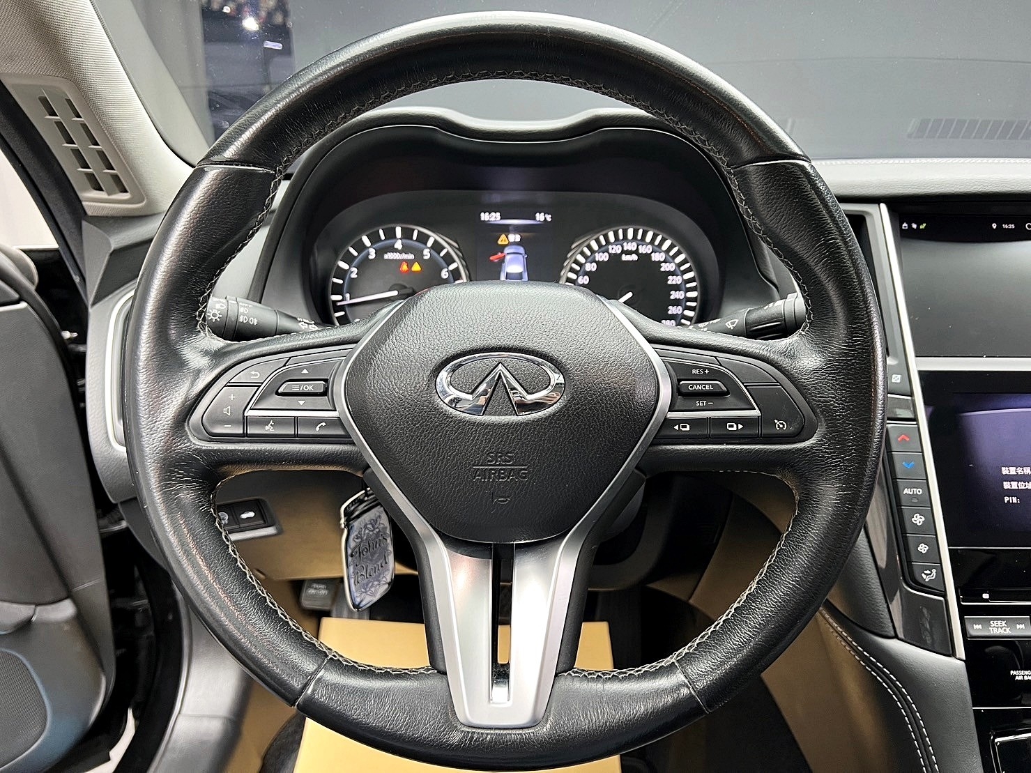2018式 Infiniti Q50 豪華款 安卓機 前後保桿小改 ❗️(125)【 阿龍中古車 0968-691-205】元禾國際 新北最大車庫 實車實價 認證車  第5張相片