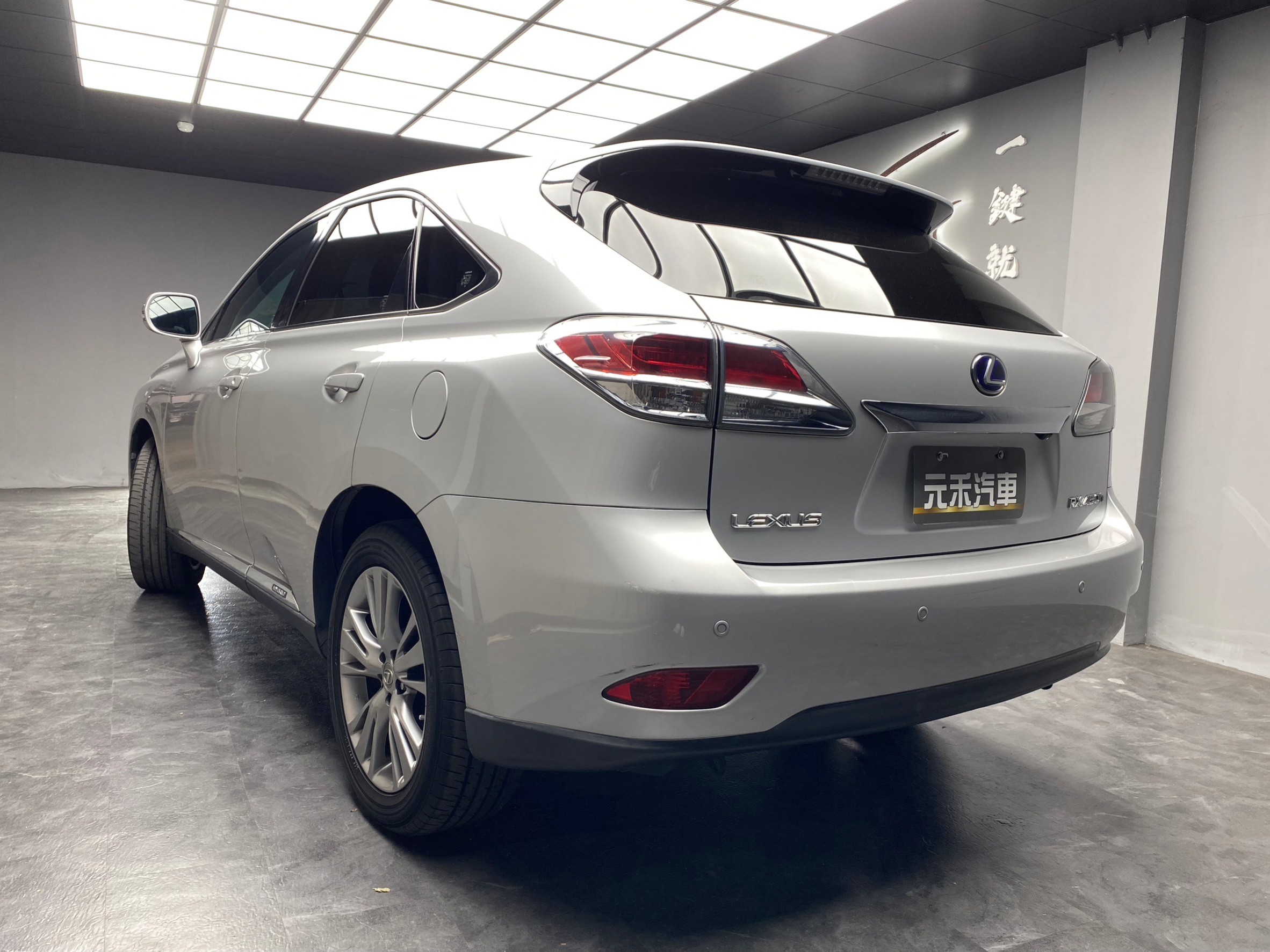 2013式 RX450h 四驅 全景天窗 電尾門 超高CP值 ❗️(243)【 阿龍中古車 0968-691-205】元禾國際 新北最大車庫 實車實價 認證車  第9張相片