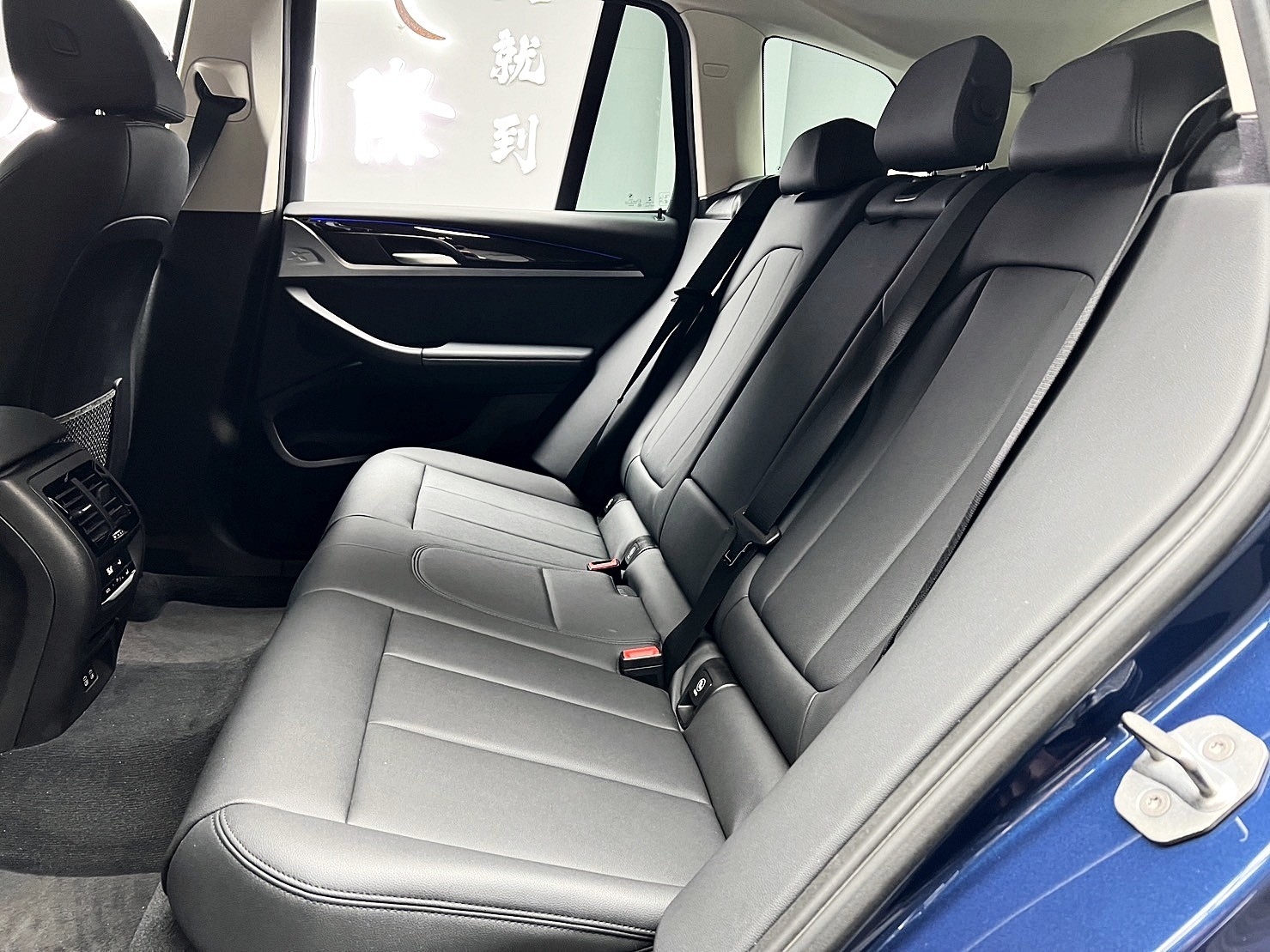 2020式 總代理 G01 BMW X3 xDrive20i 5AT 跟車 環景 小改款尾燈 19吋 Y幅式 雙色鋁圈 ❗️(223)【 阿龍中古車 0968-691-205】元禾國際 新北最大車庫 實車實價 認證車  第2張相片