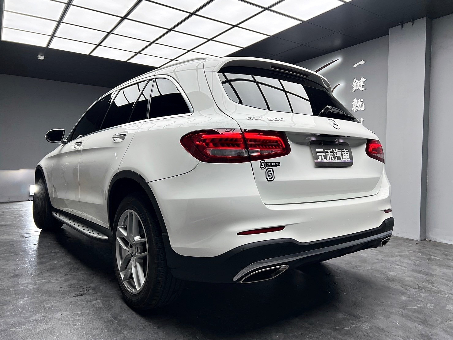 2016 BENZ GLC300 X253 柏林之音 AMG樣式 ❗️(021)【 阿龍中古車 0968-691-205】元禾國際 新北最大車庫 實車實價 認證車  第2張相片