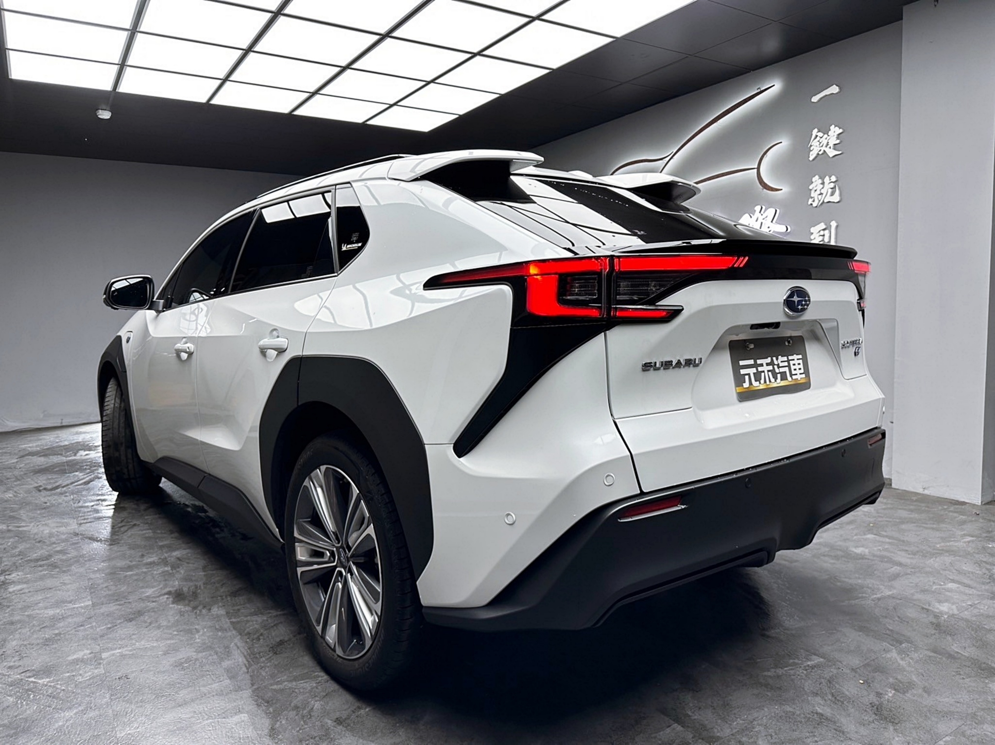 2023式 Solterra AWD Level2跟車 全景天窗 環景 雙色外觀 新款 速霸陸 純電 SUV ❗️(115)【 阿龍中古車 0968-691-205】元禾國際 新北最大車庫 實車實價 認證車  第2張相片